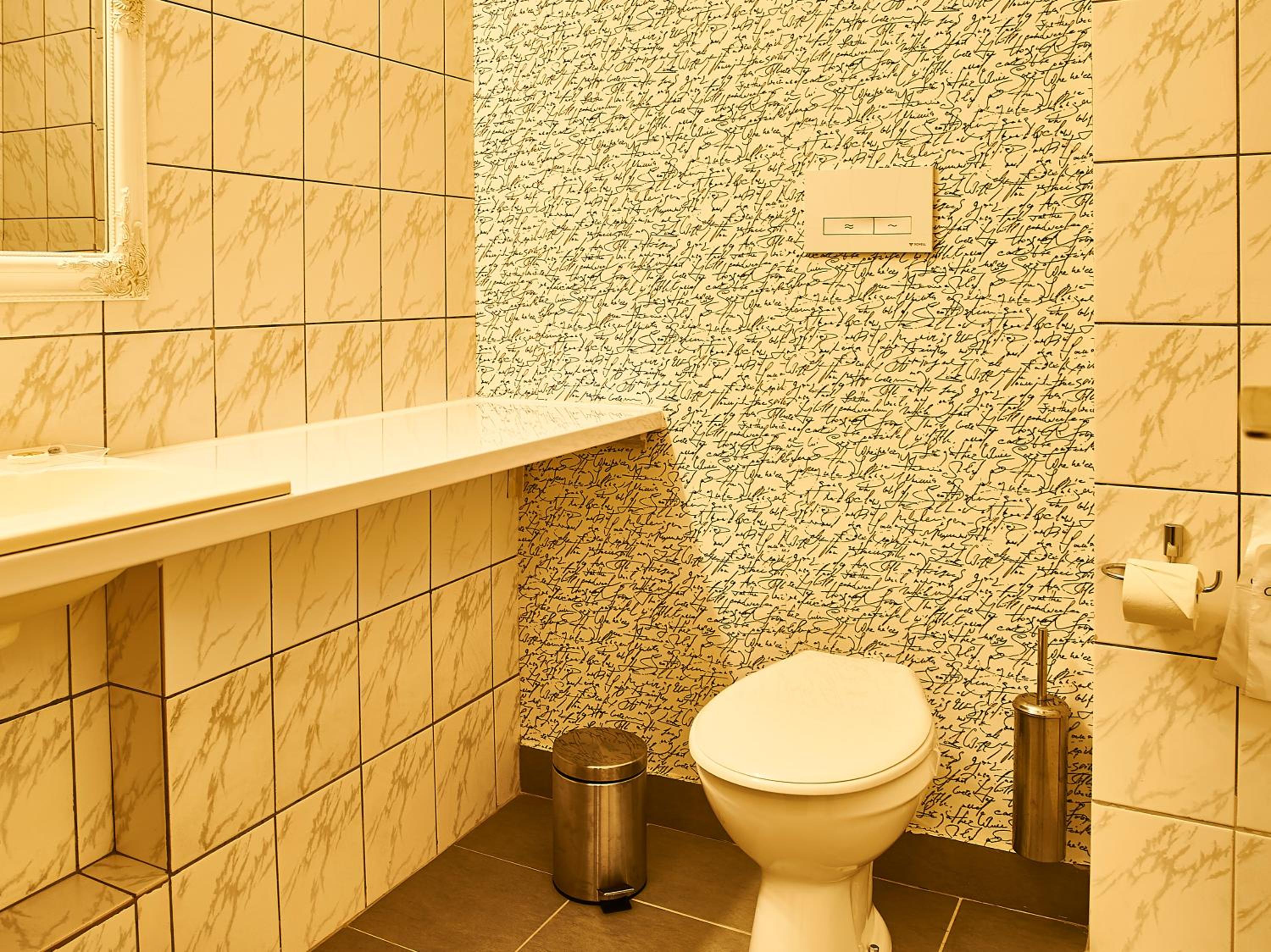 Standard Suite - Photo 6