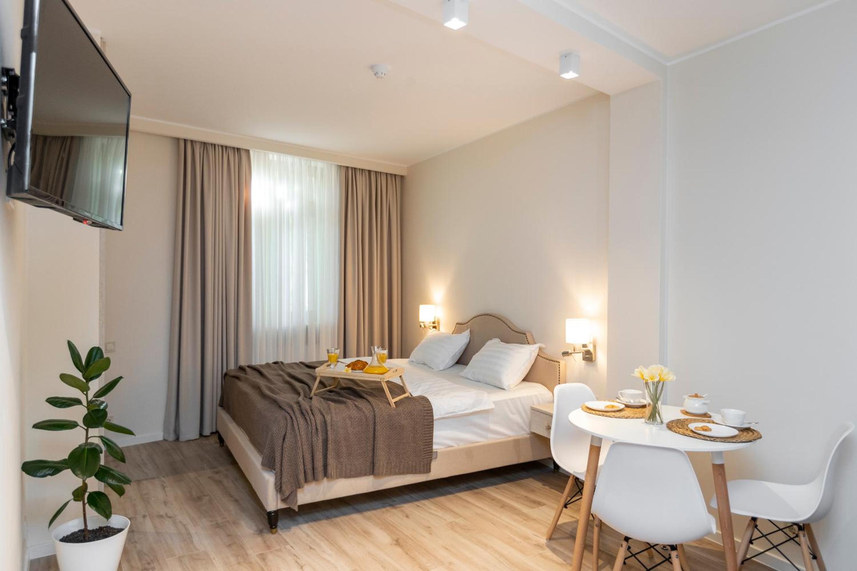 King Studio with Sofa Bed