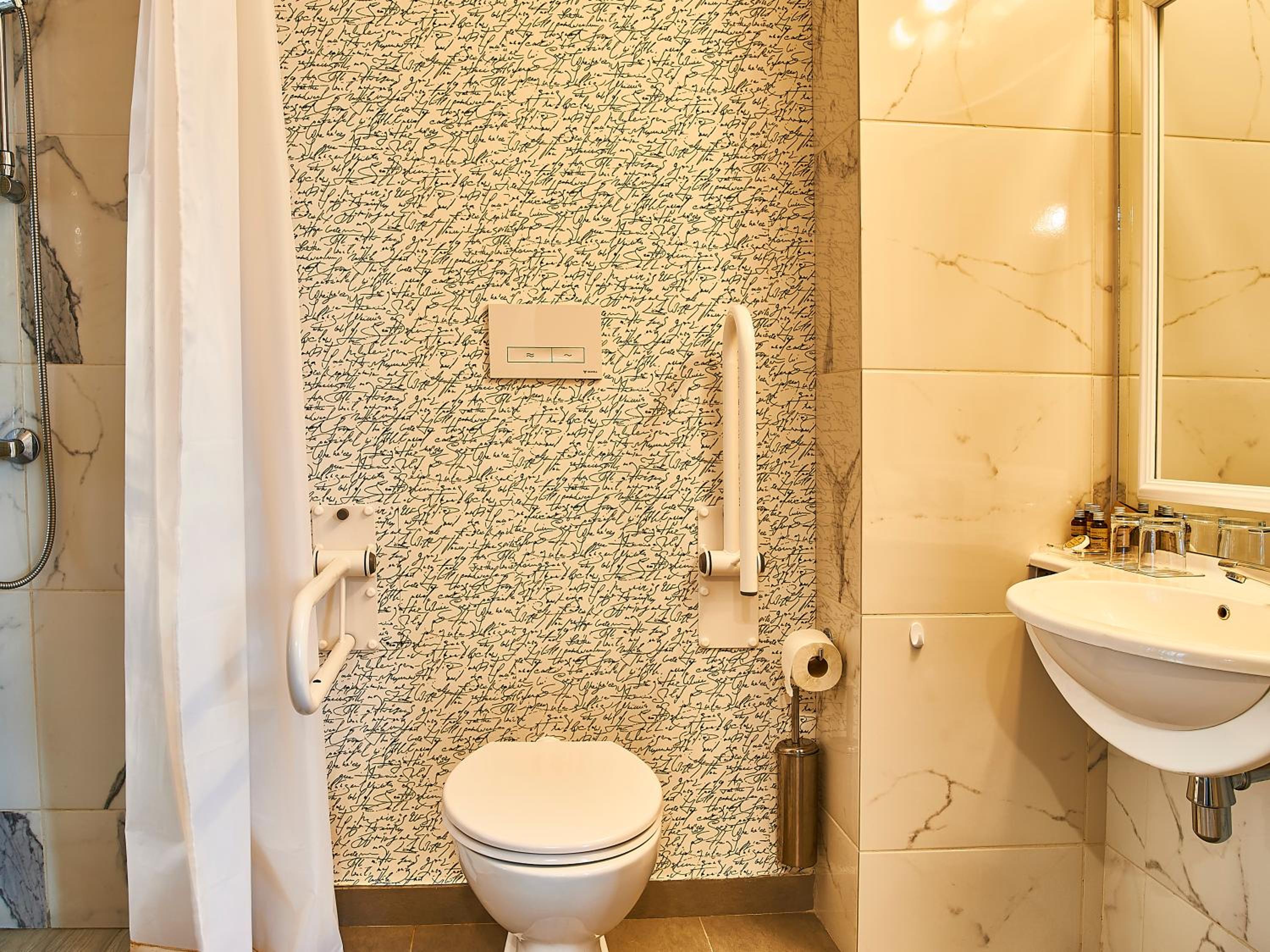 Standard Double Room - Photo 7