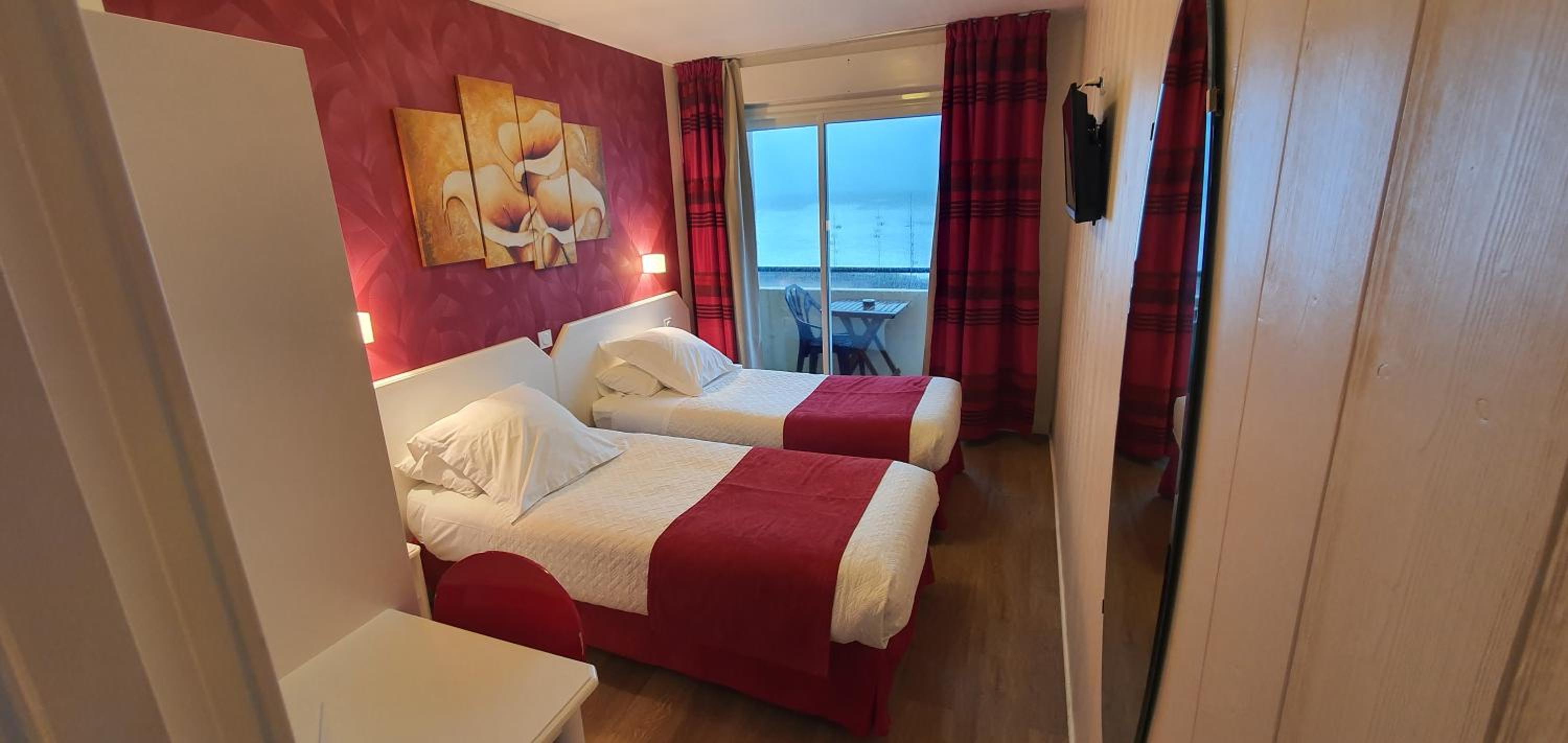 Superior Twin Room - Photo 1