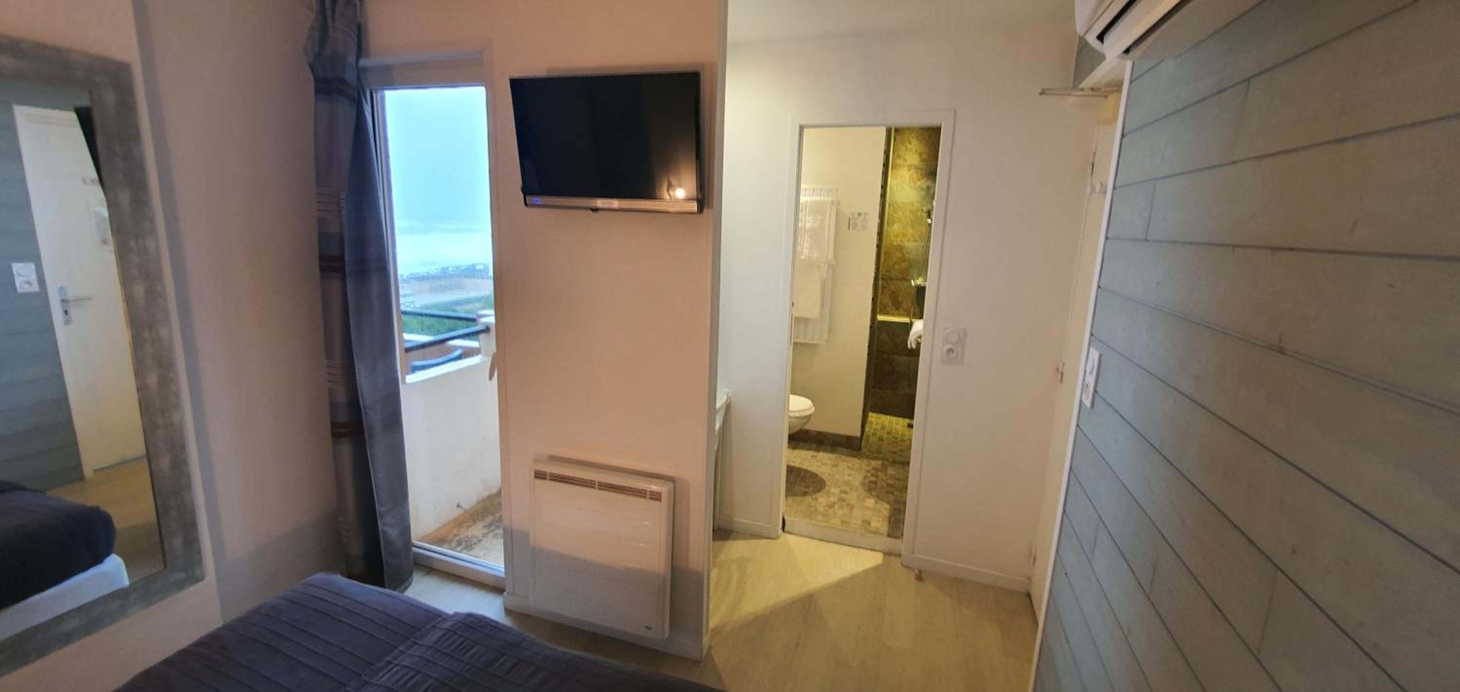 Superior Twin Room - Photo 3