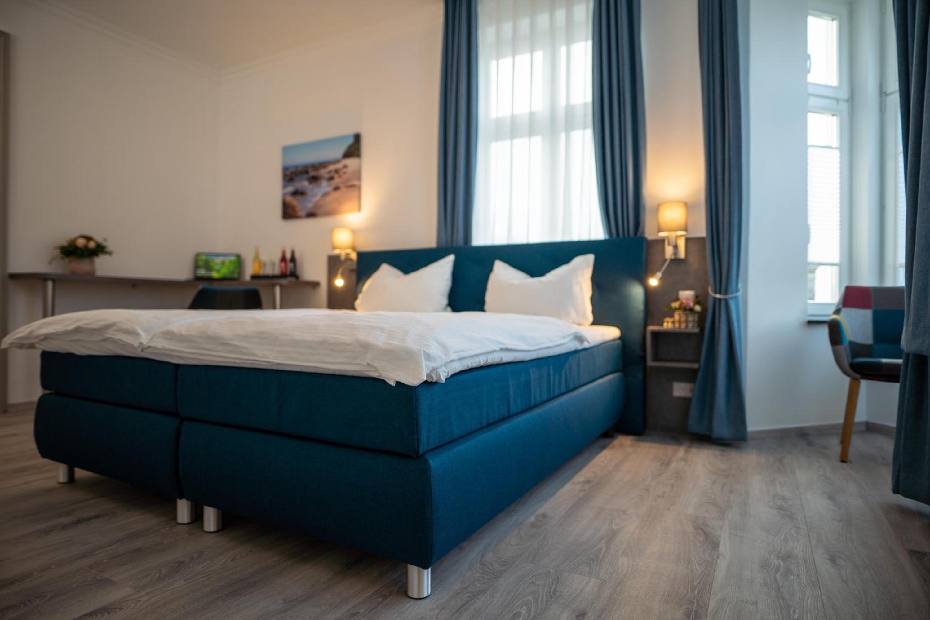 Double Room thumbnail 5