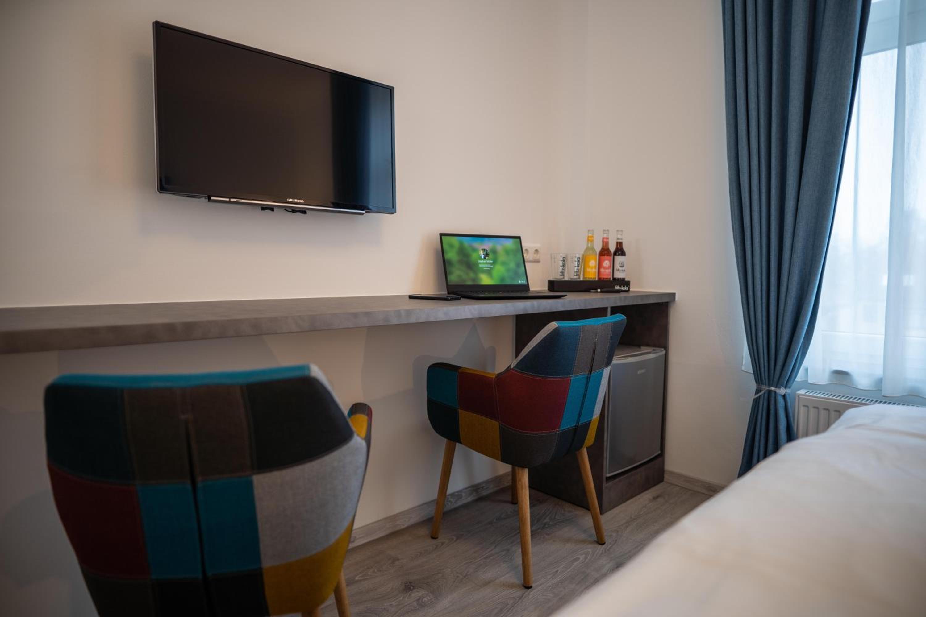 Double Room thumbnail 6