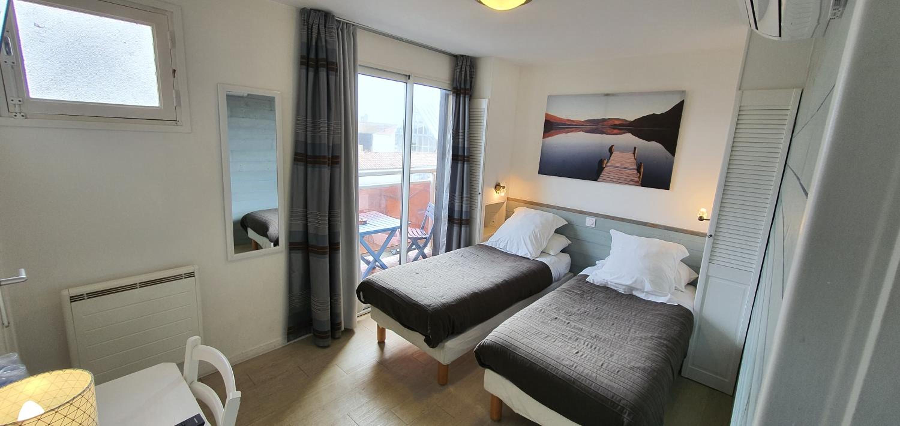 Twin Room - Photo 5