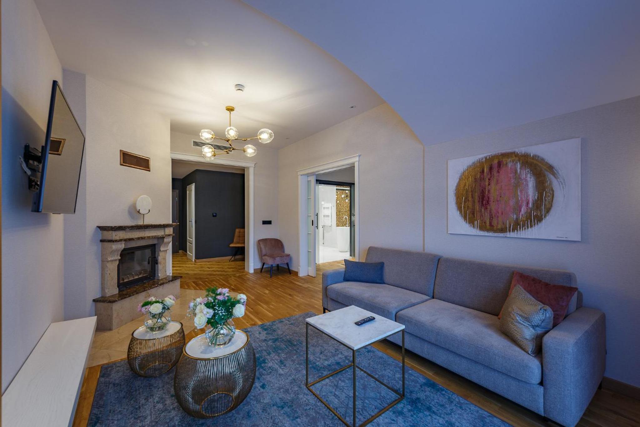 Apartment photo 1