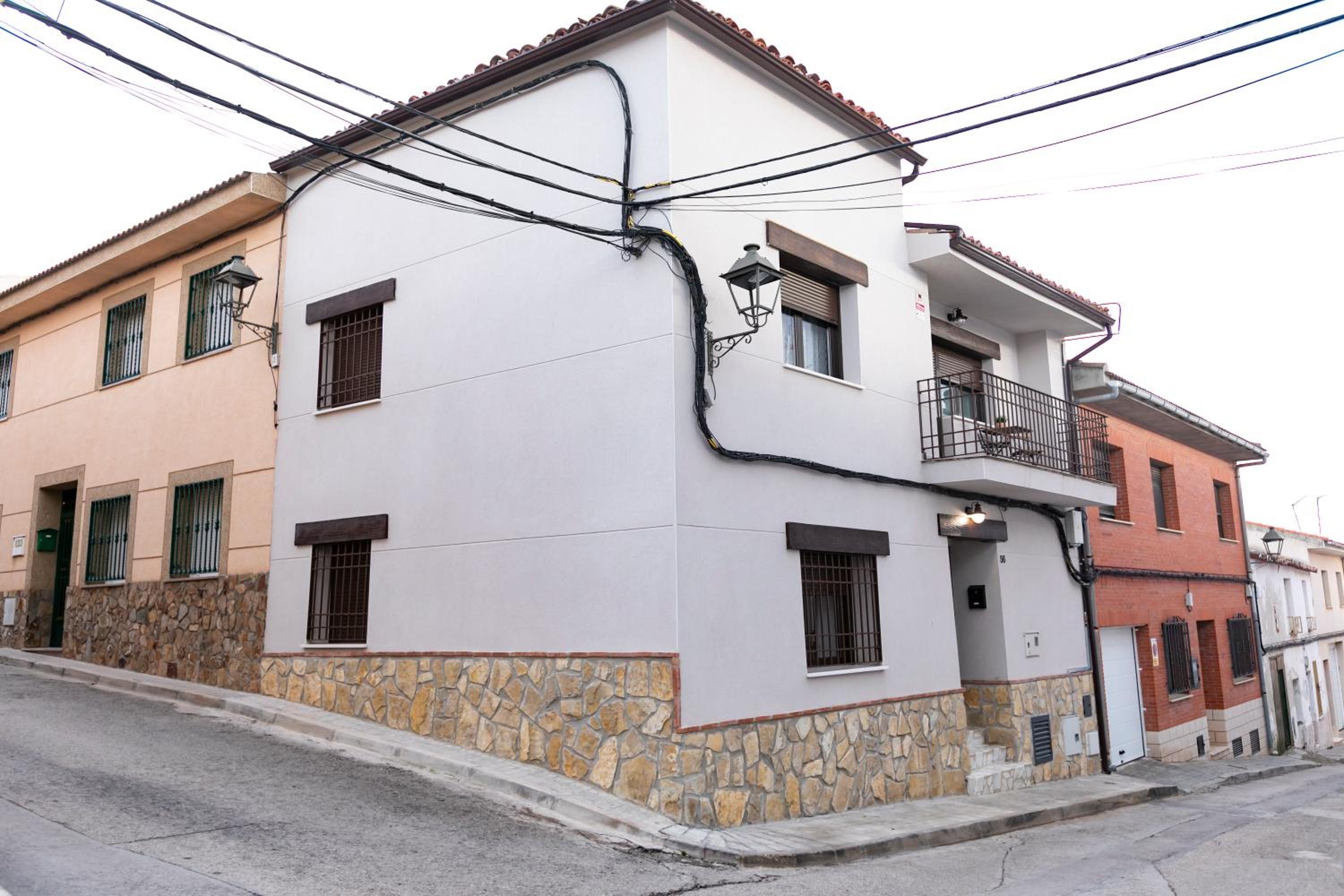 Four-Bedroom House photo 2