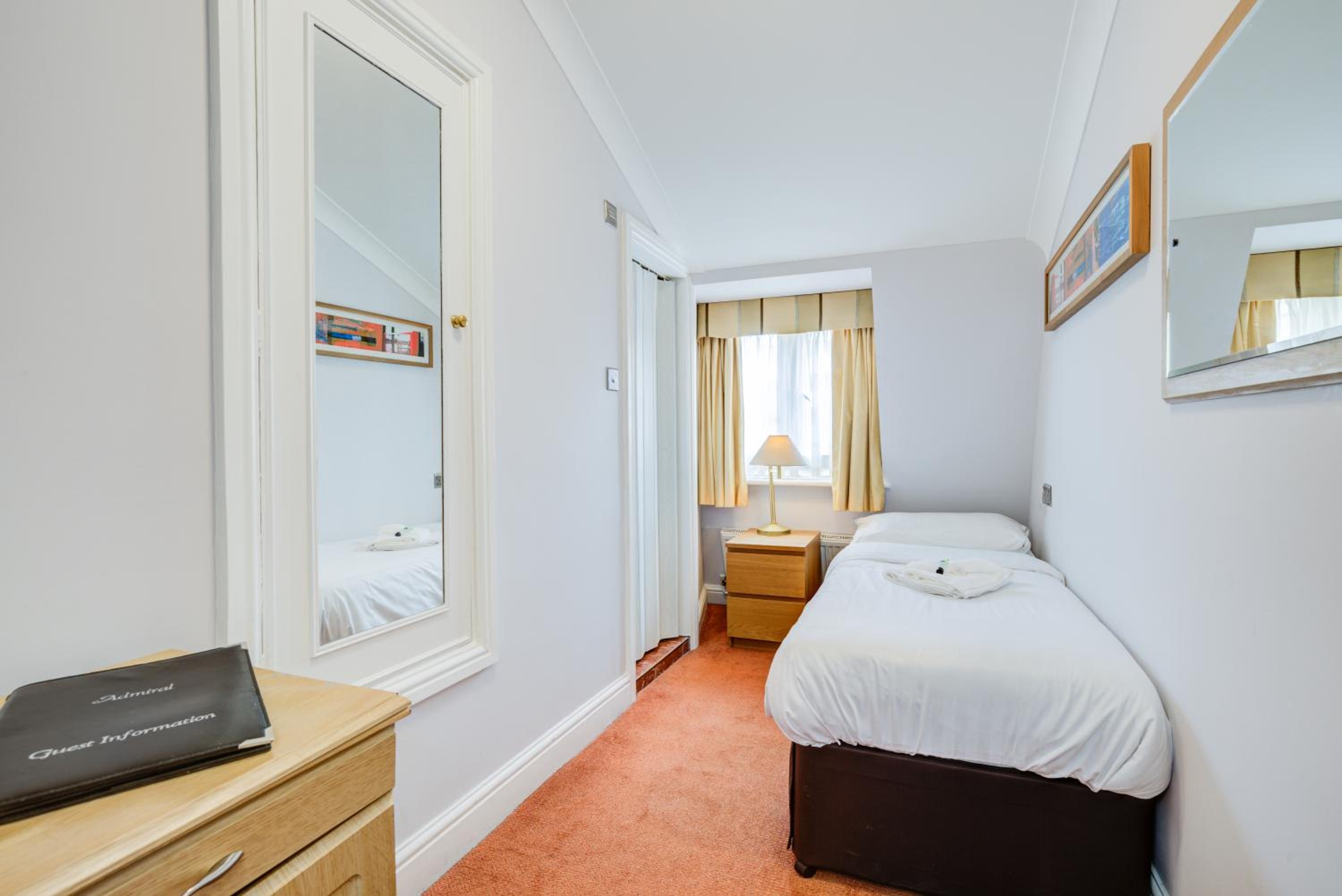 Single Room photo 1