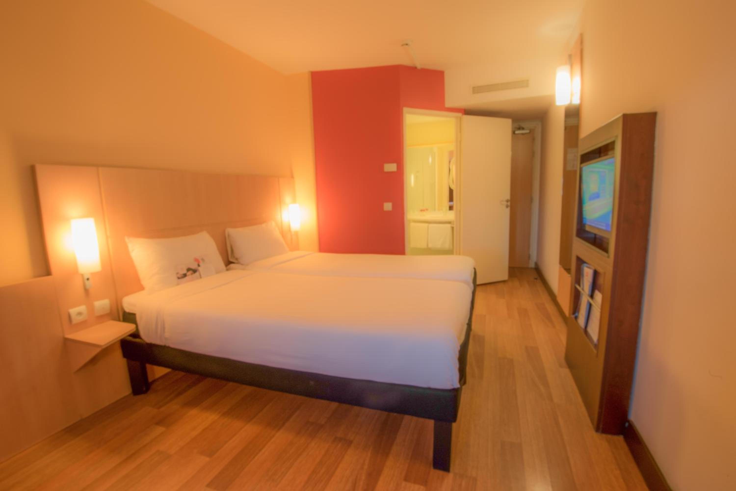 Standard Twin Room photo 1