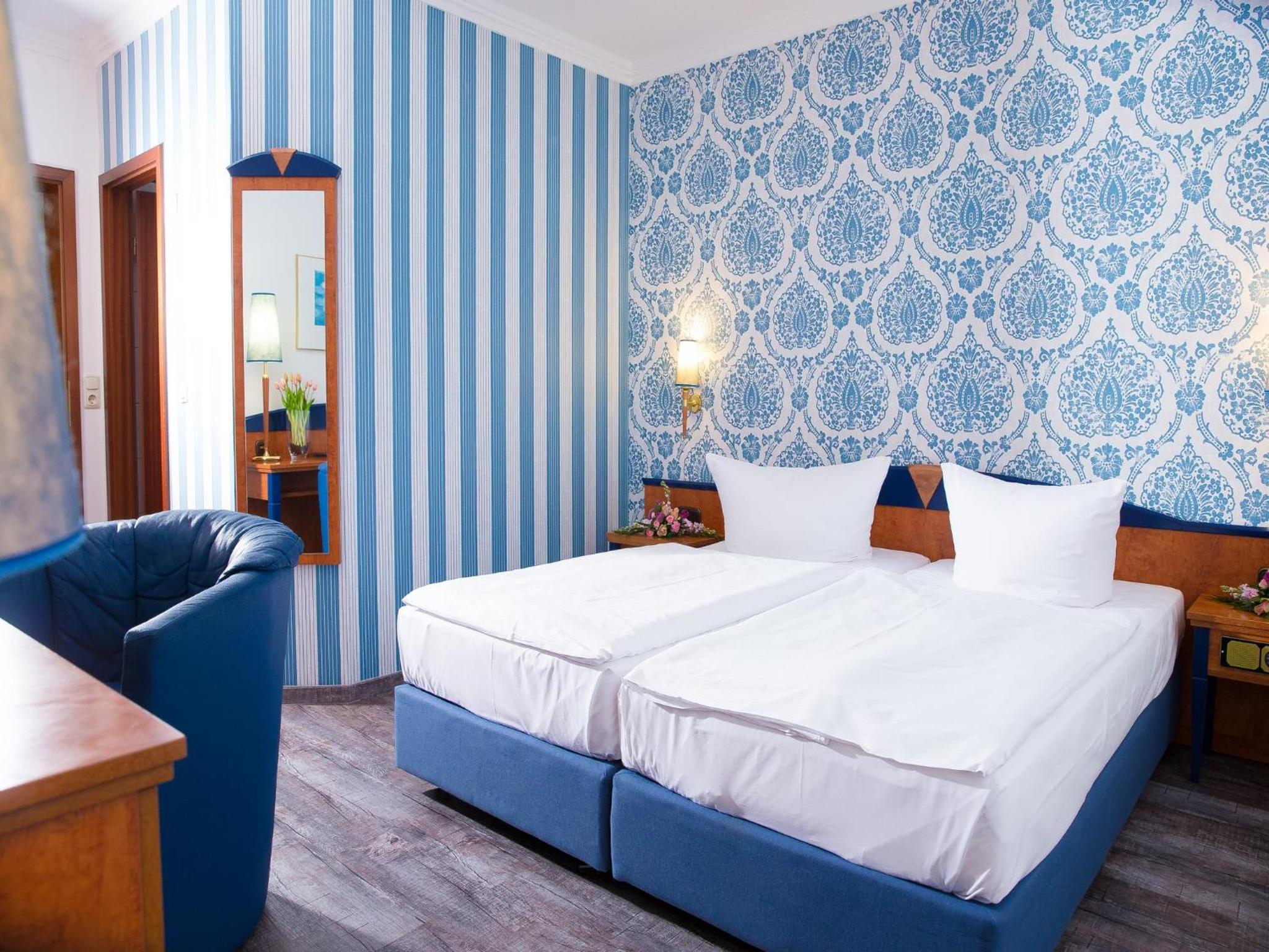 Double Room with Private Bathroom - Photo 1