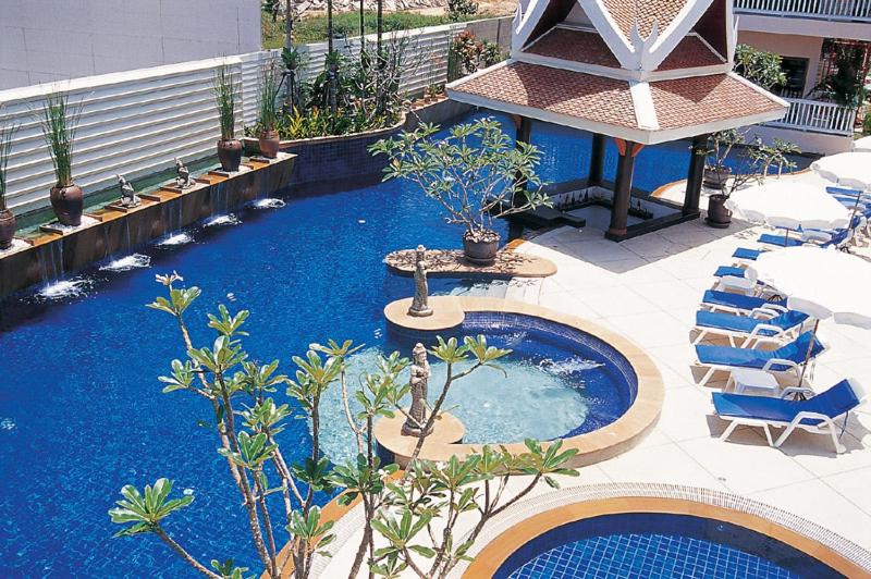 Deluxe Double or Twin Room with Pool View - Photo 7