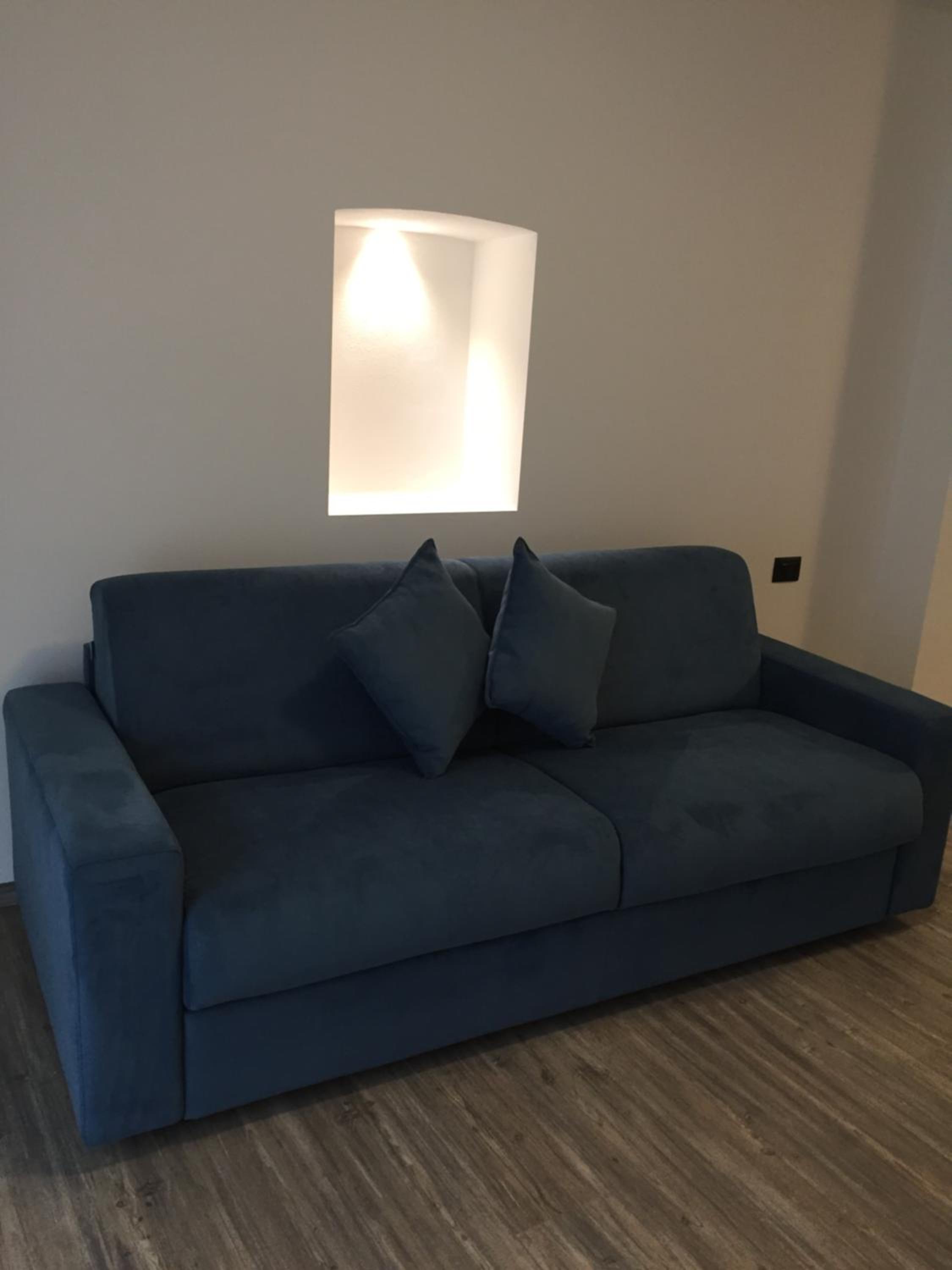 One-Bedroom Apartment photo 2