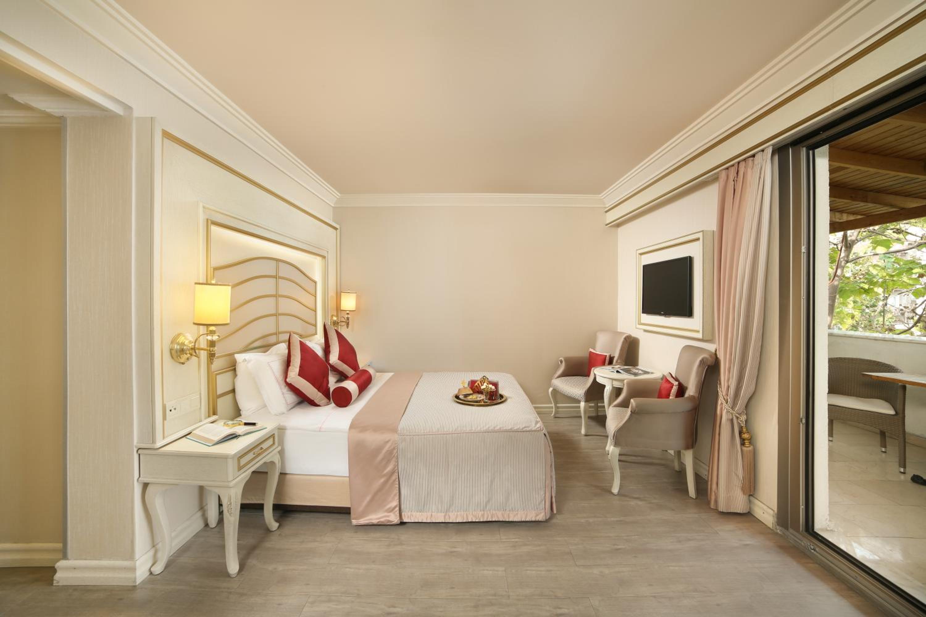 Deluxe Double or Twin Room with Balcony photo 1