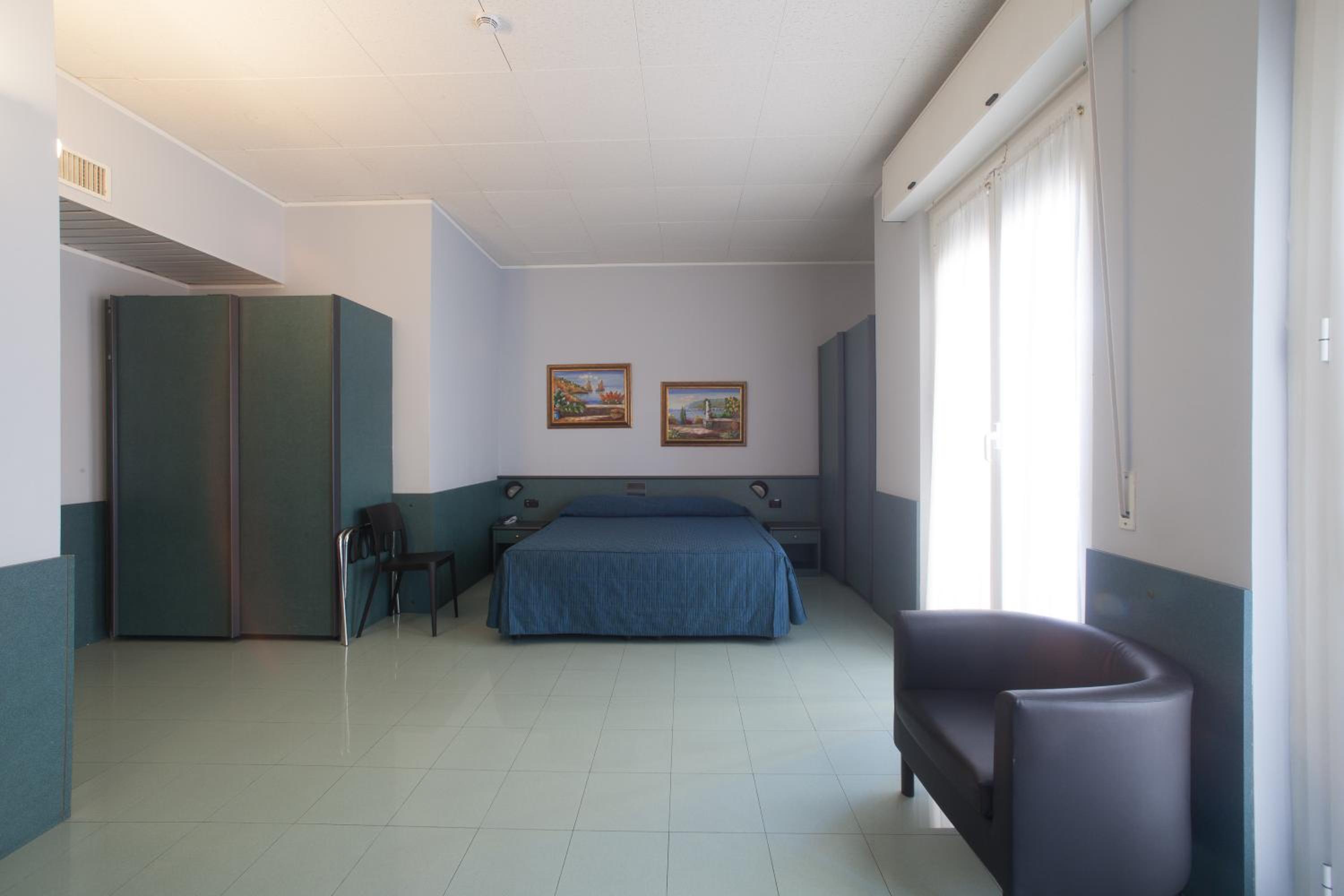 Quadruple Room - Photo 1