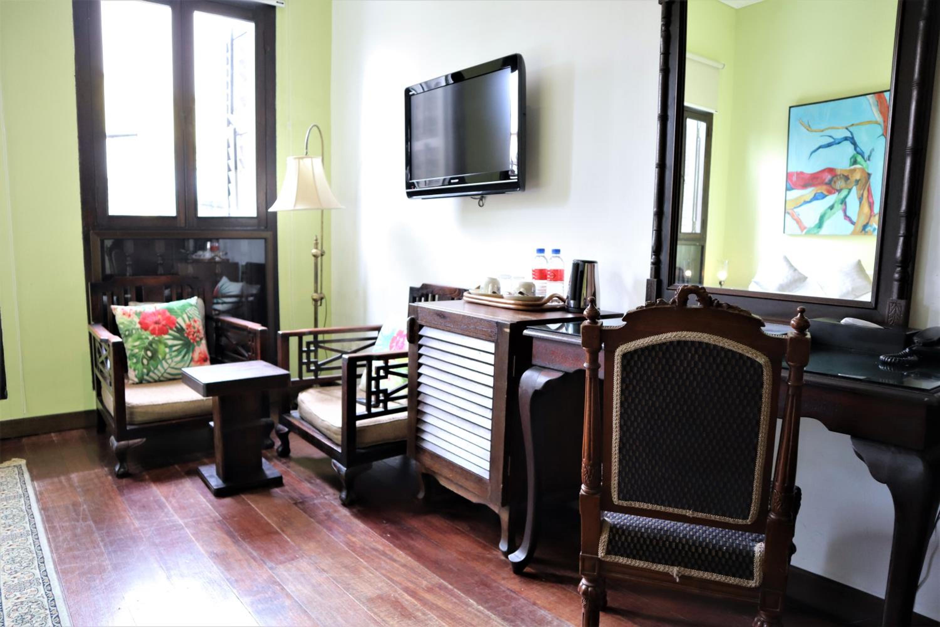 Deluxe King Room
