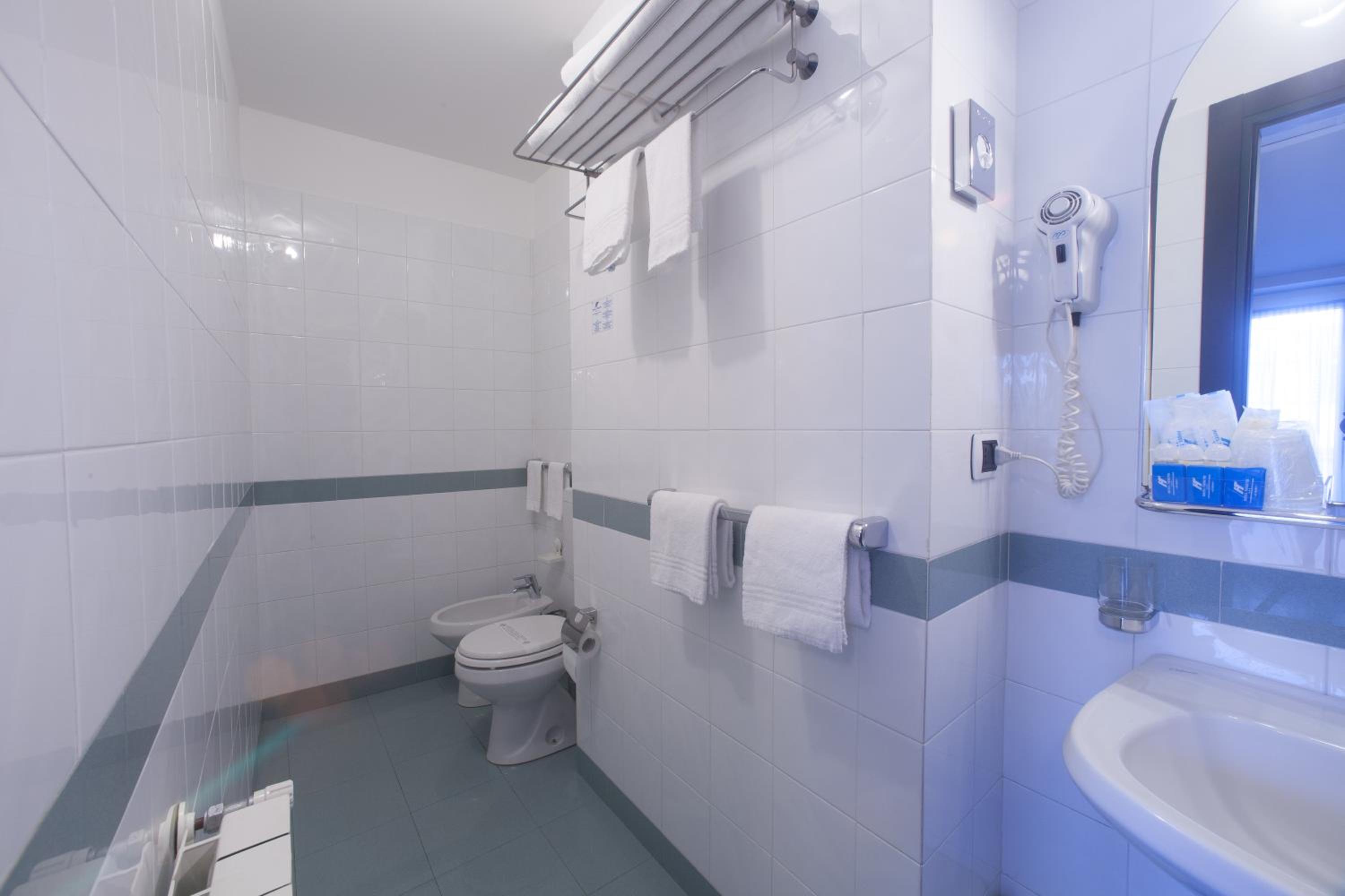 Triple Room - Photo 5