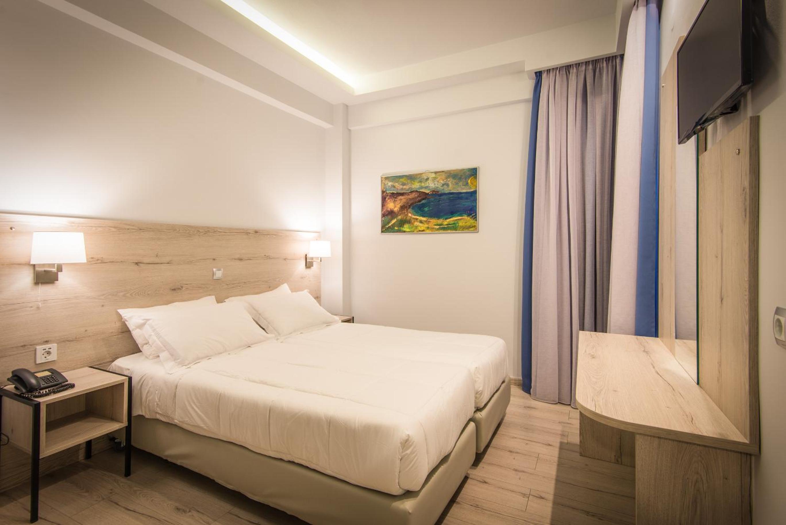 Double or Twin Room - Photo 9