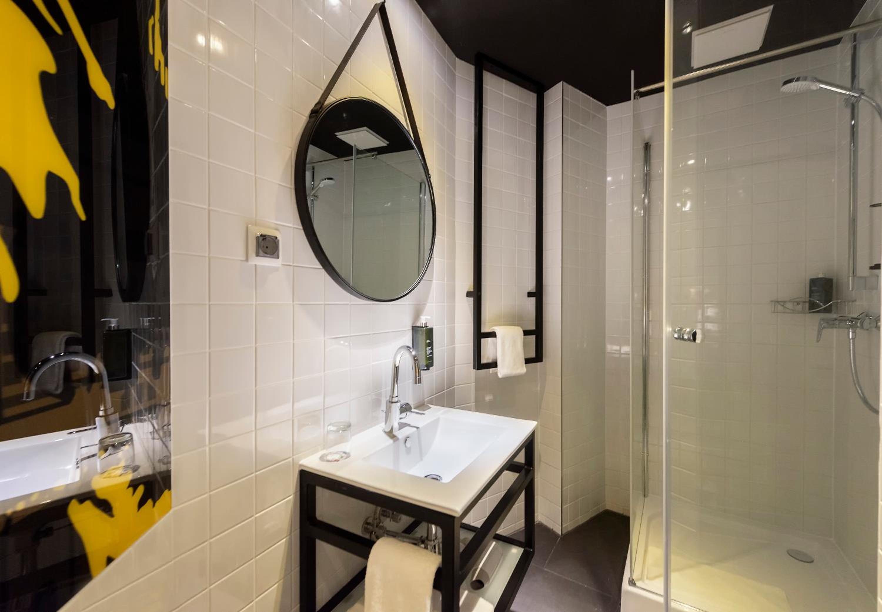 Standard Double Room - Photo 4