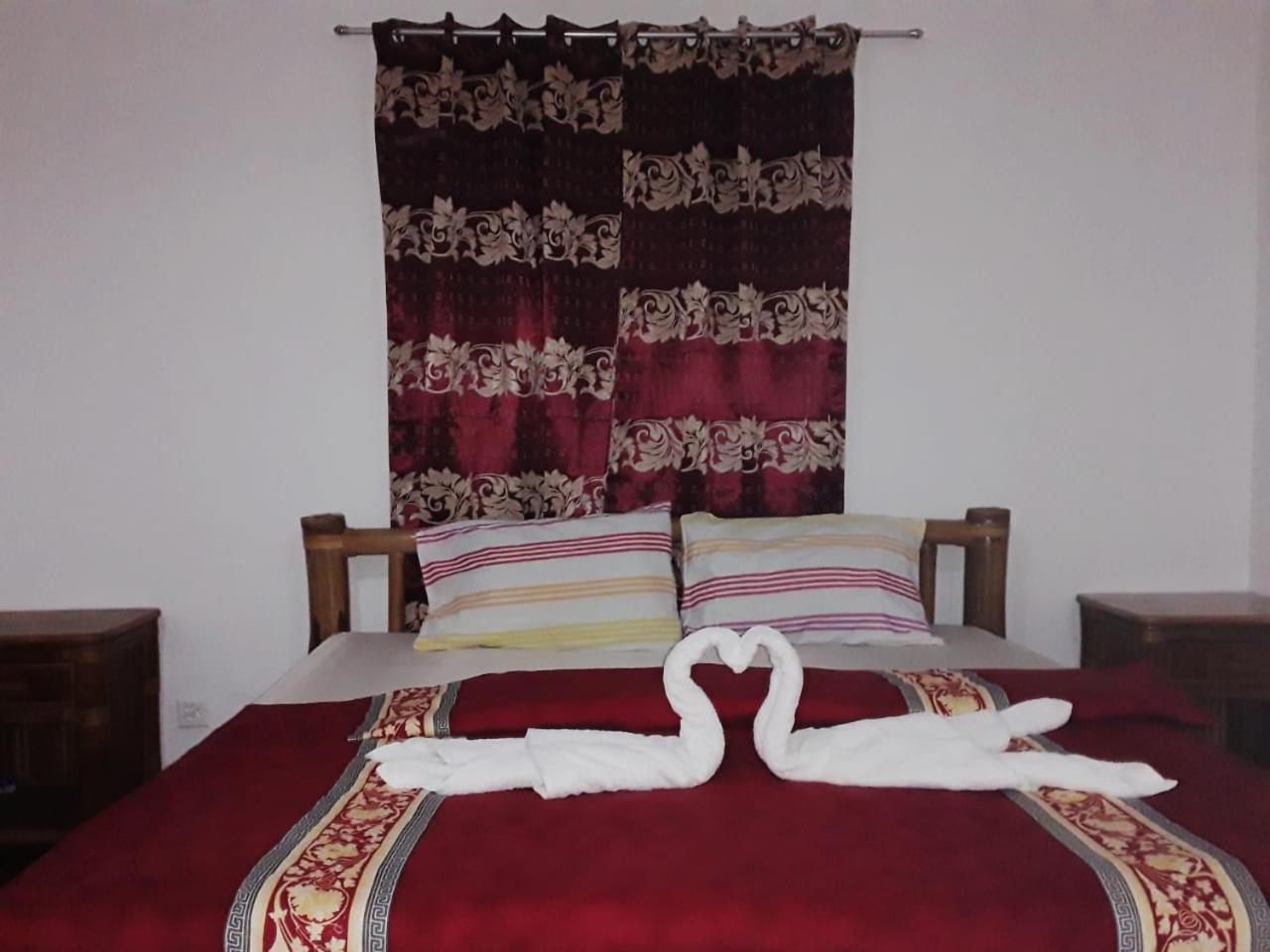 Standard Double Room - Photo 9