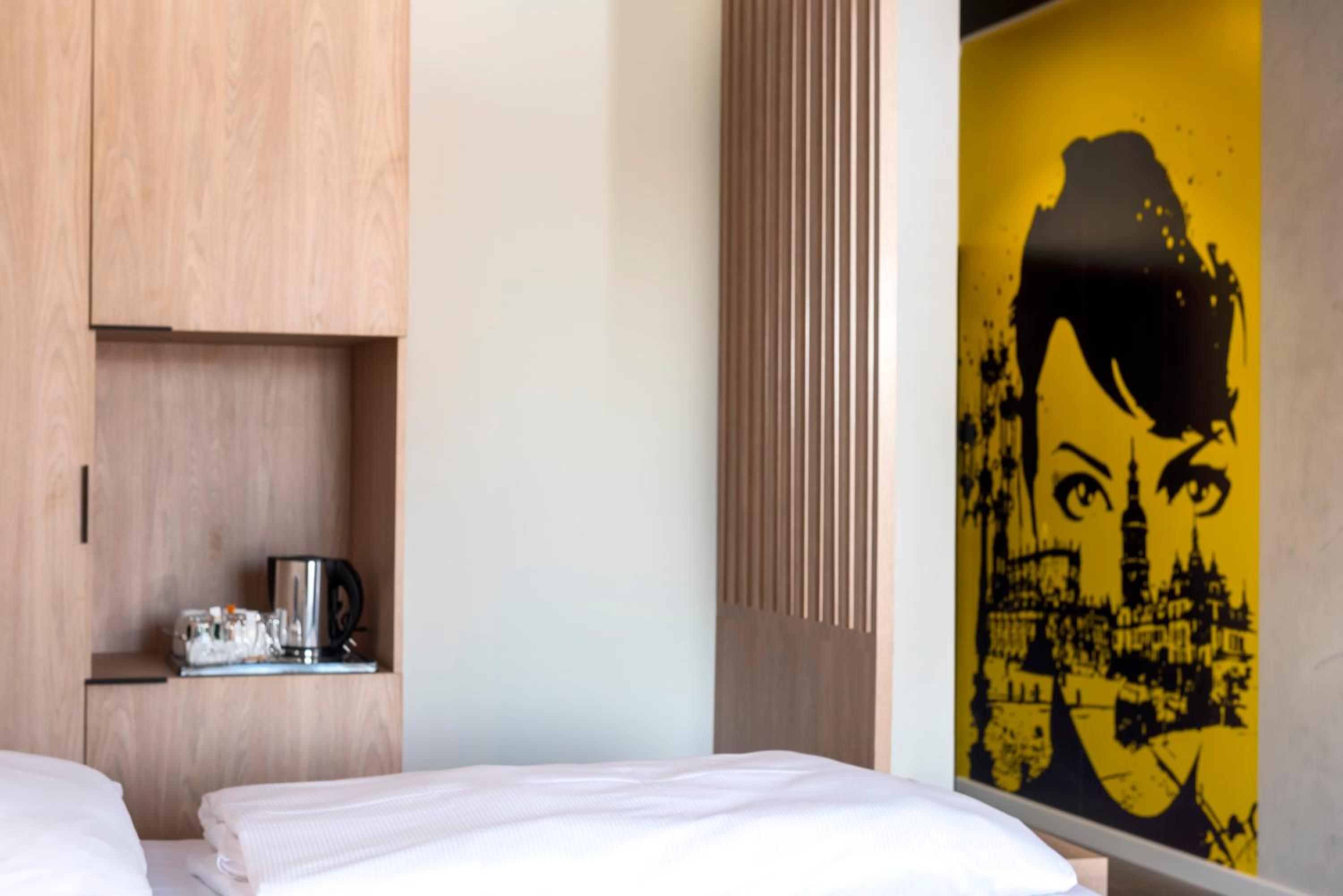 Triple Room (Double Bed + Single Bed) - Photo 3