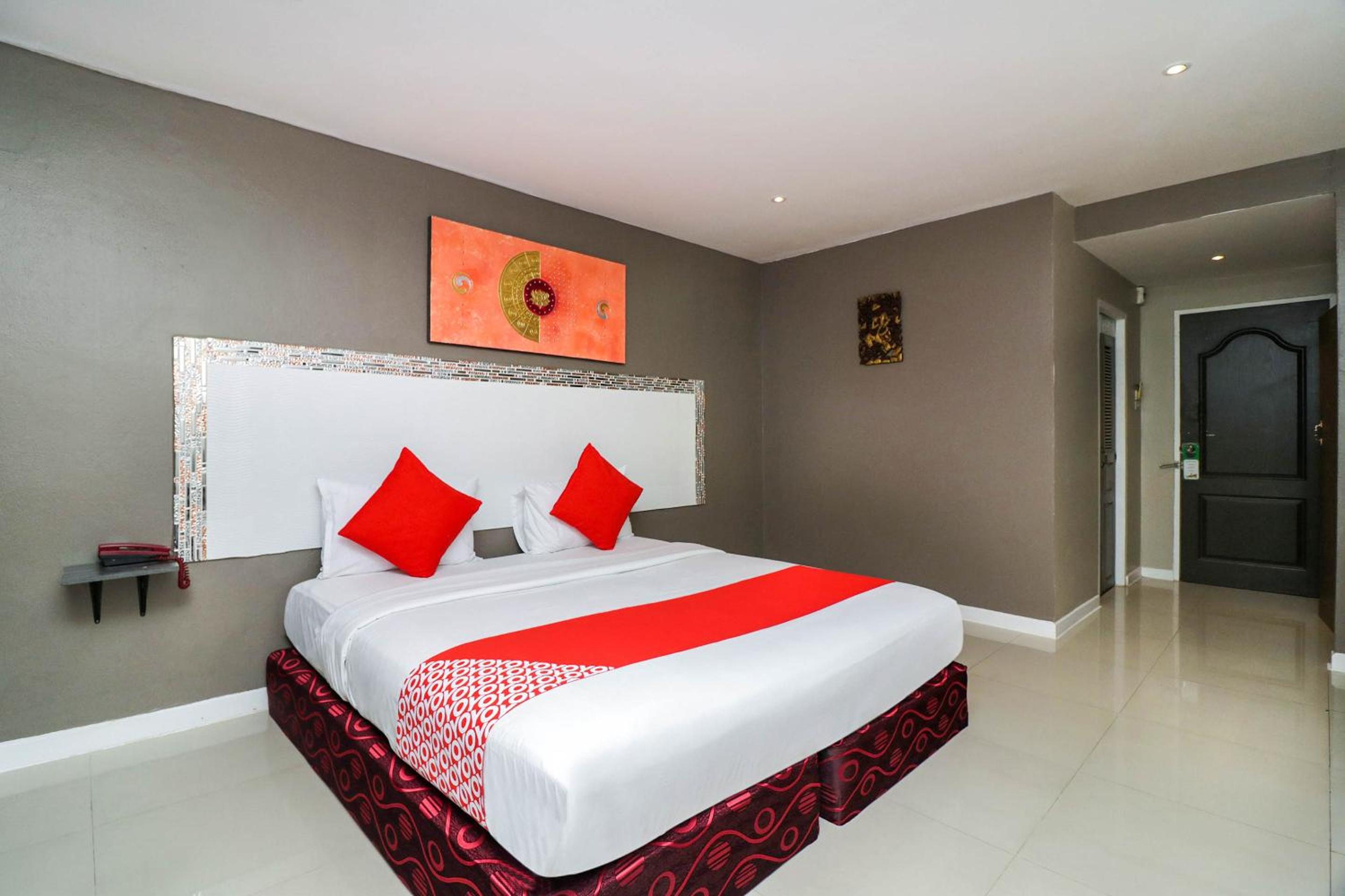 Double Room with Pool View photo 2