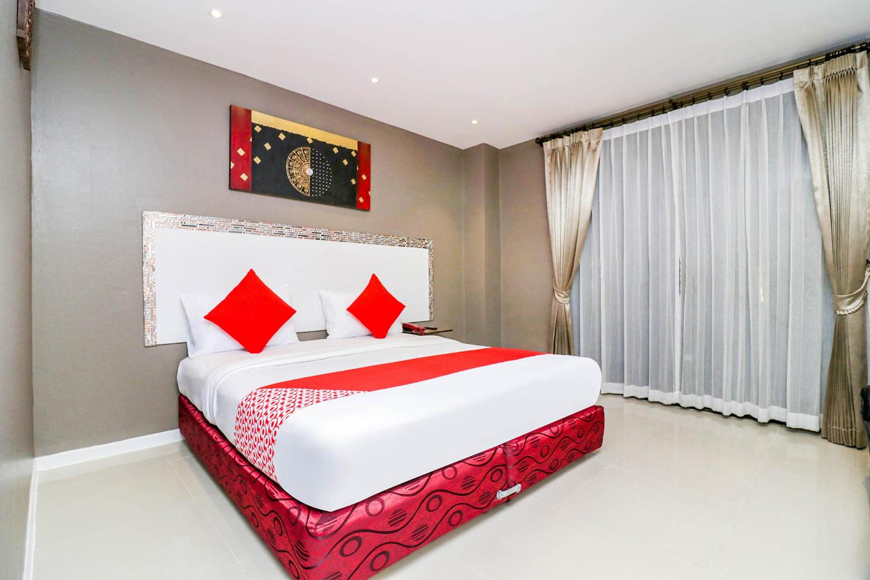 Deluxe Double Room with Pool Access