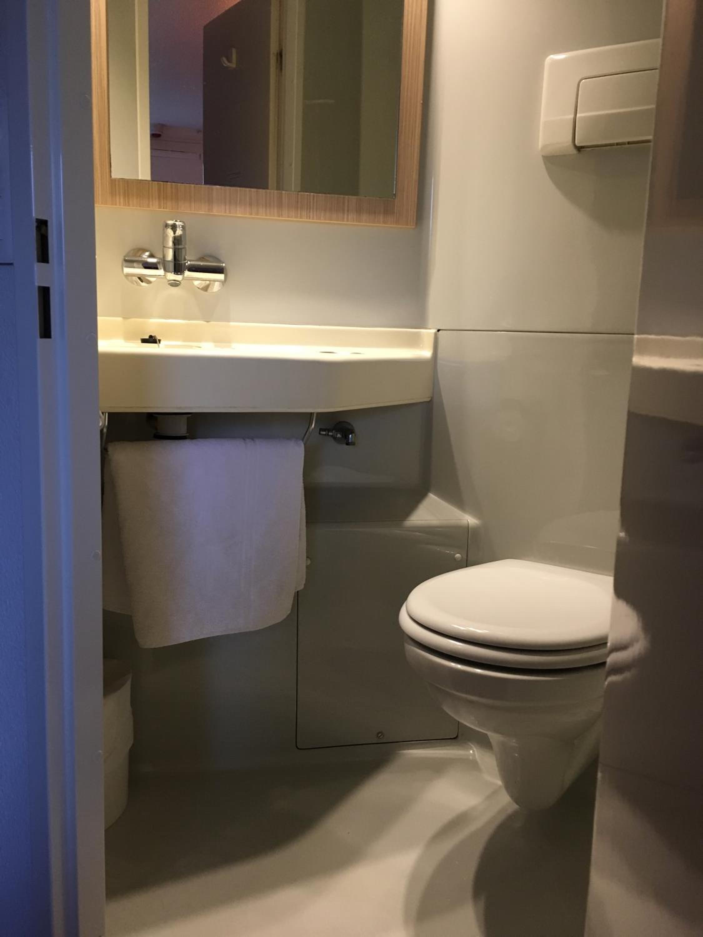 Double Room - Photo 11