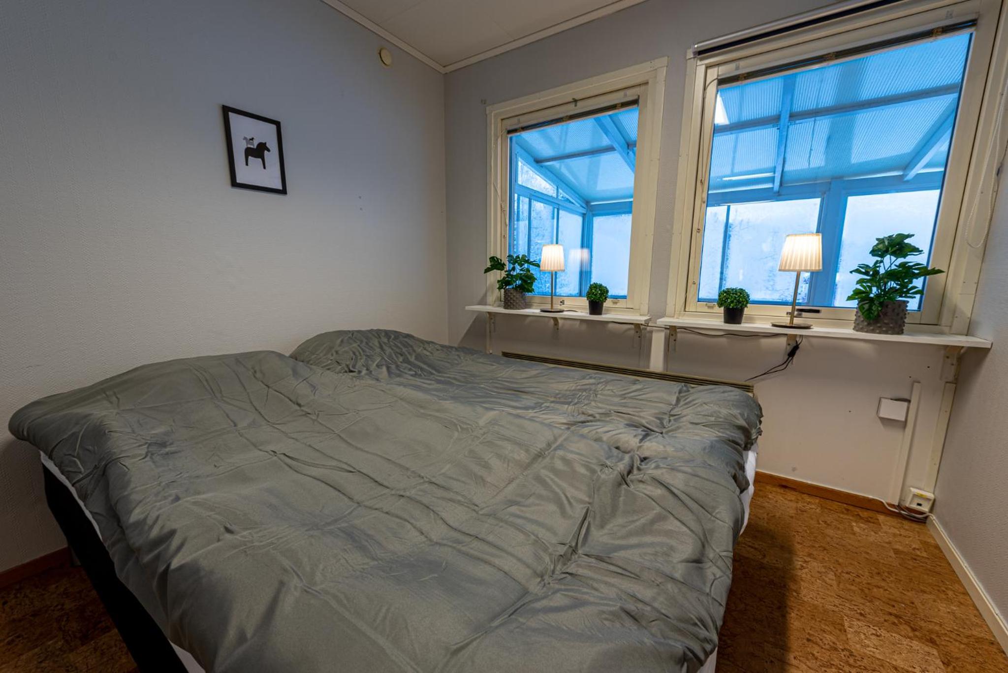 Three-Bedroom House photo 3