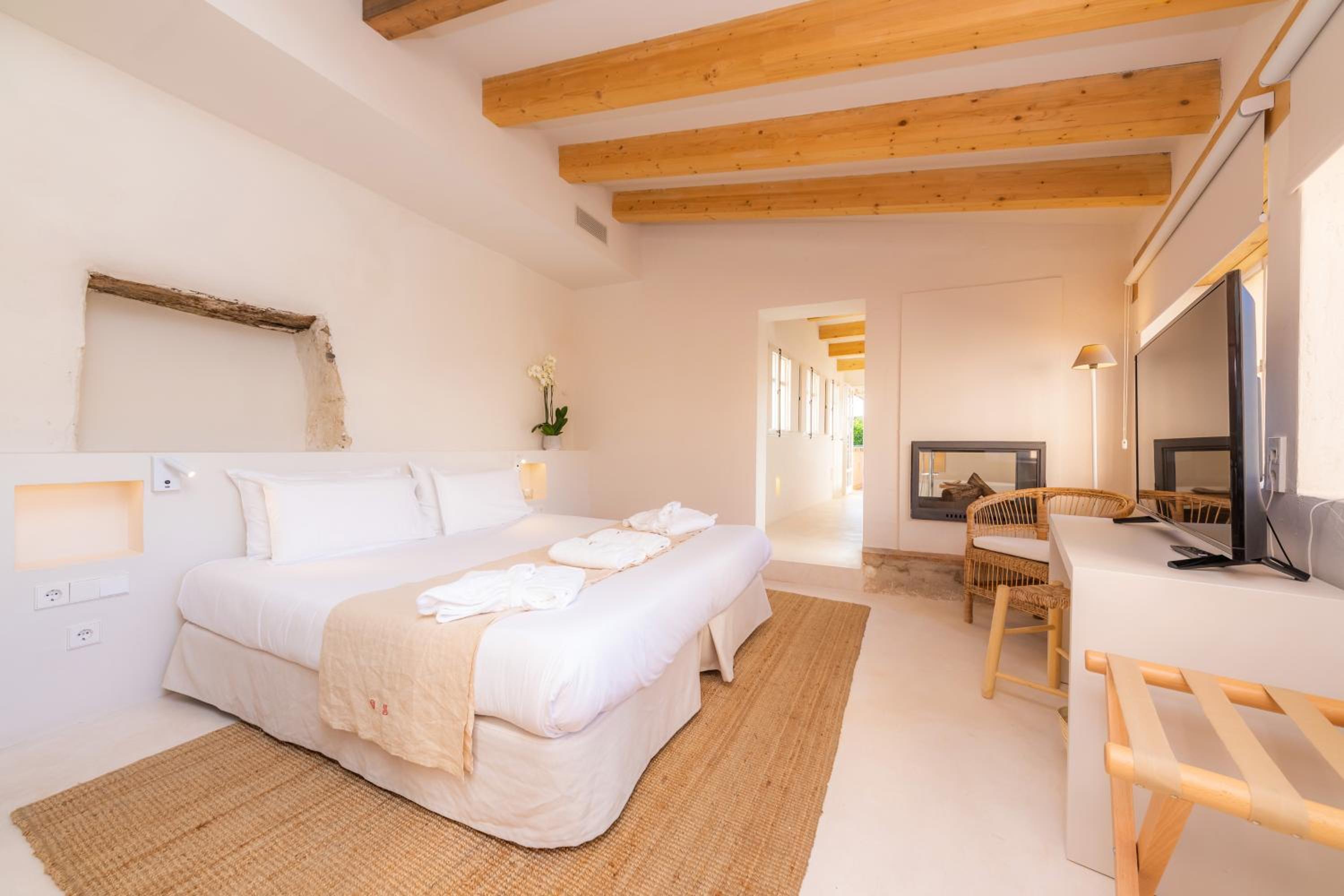 Suite Junior con vista a la piscina