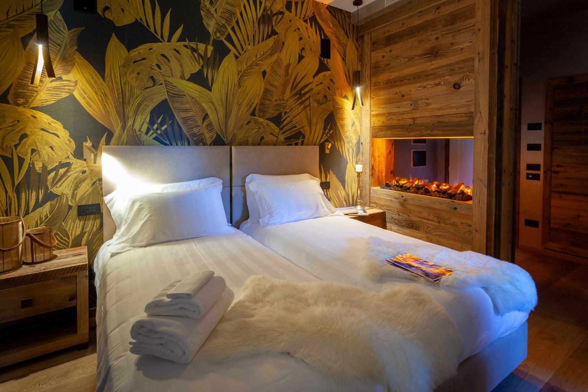 Deluxe Double Room - Photo 9