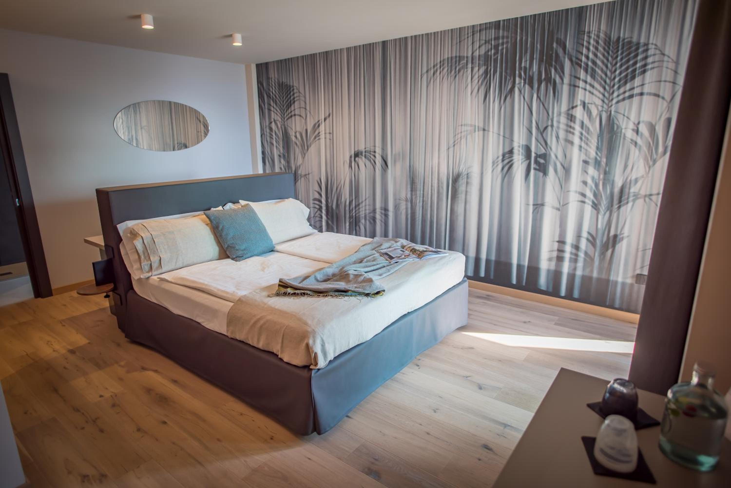 Suite with Terrace, Infrared Sauna and Hot Tub