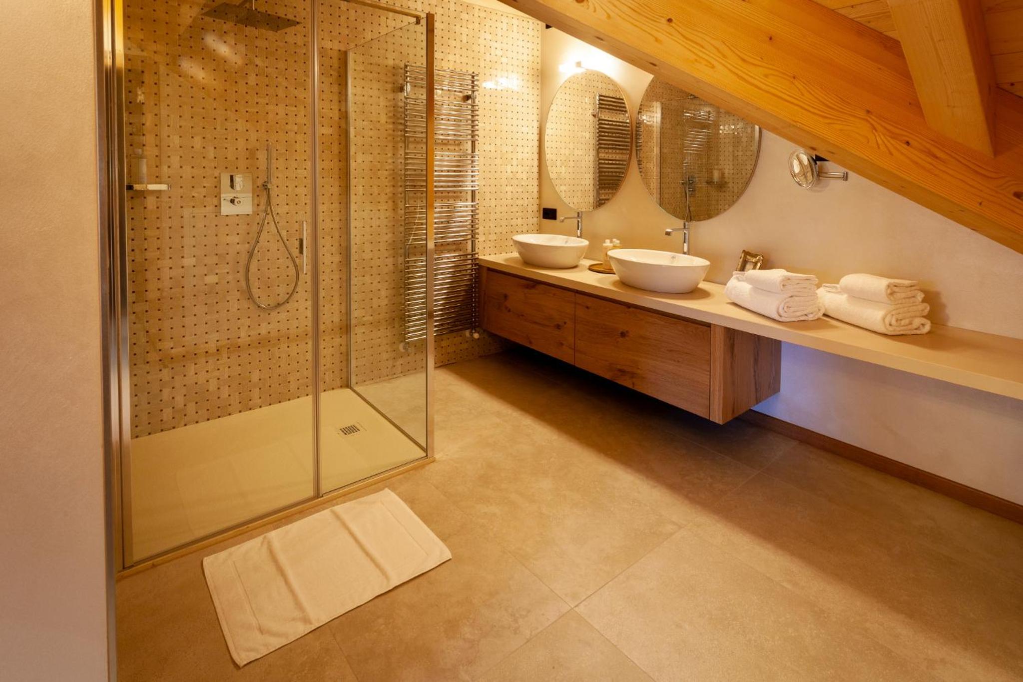 Penthouse Suite - Photo 10