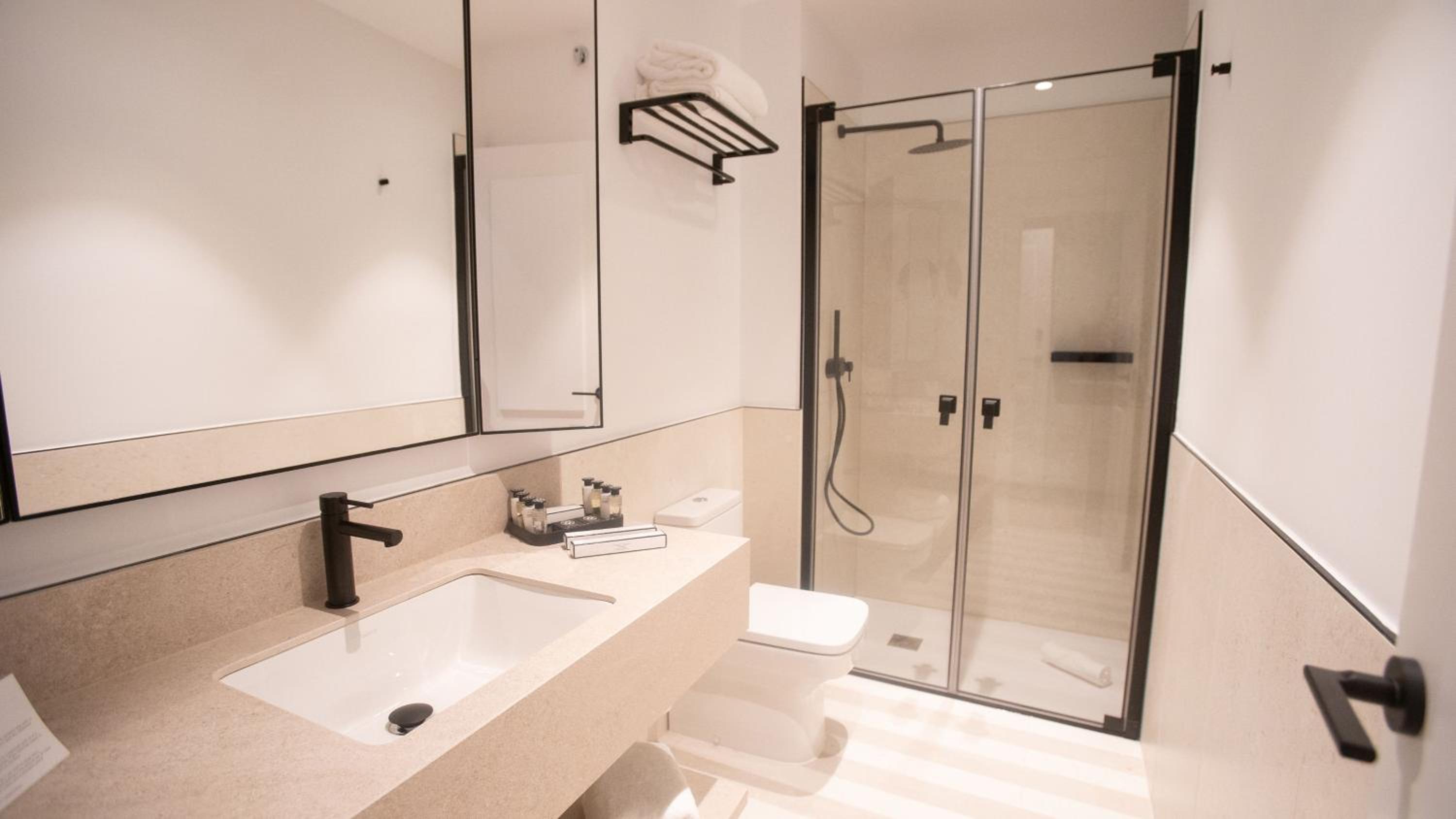 Double or Twin Room - Photo 24