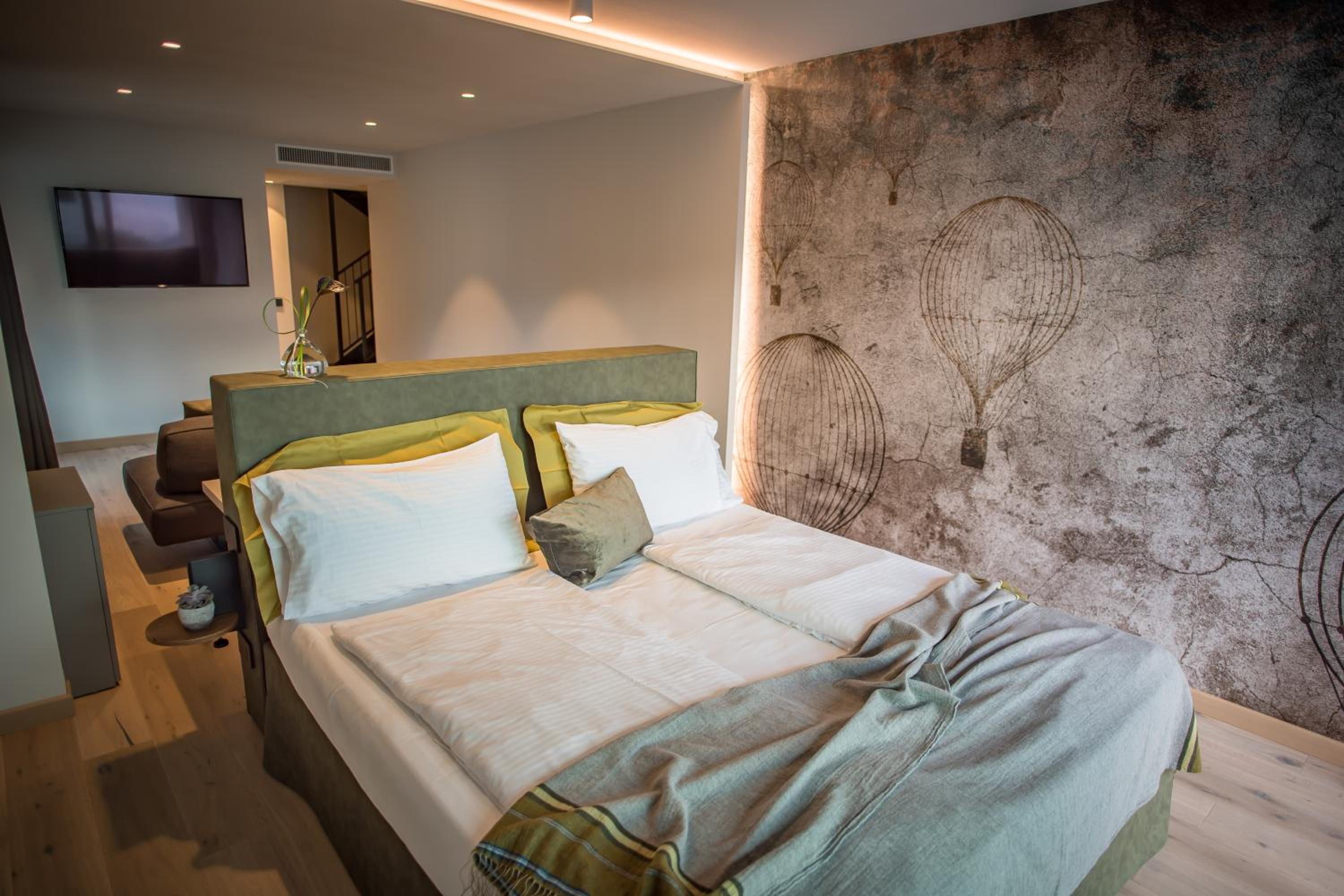 Suite with Hot Tub and Terrace