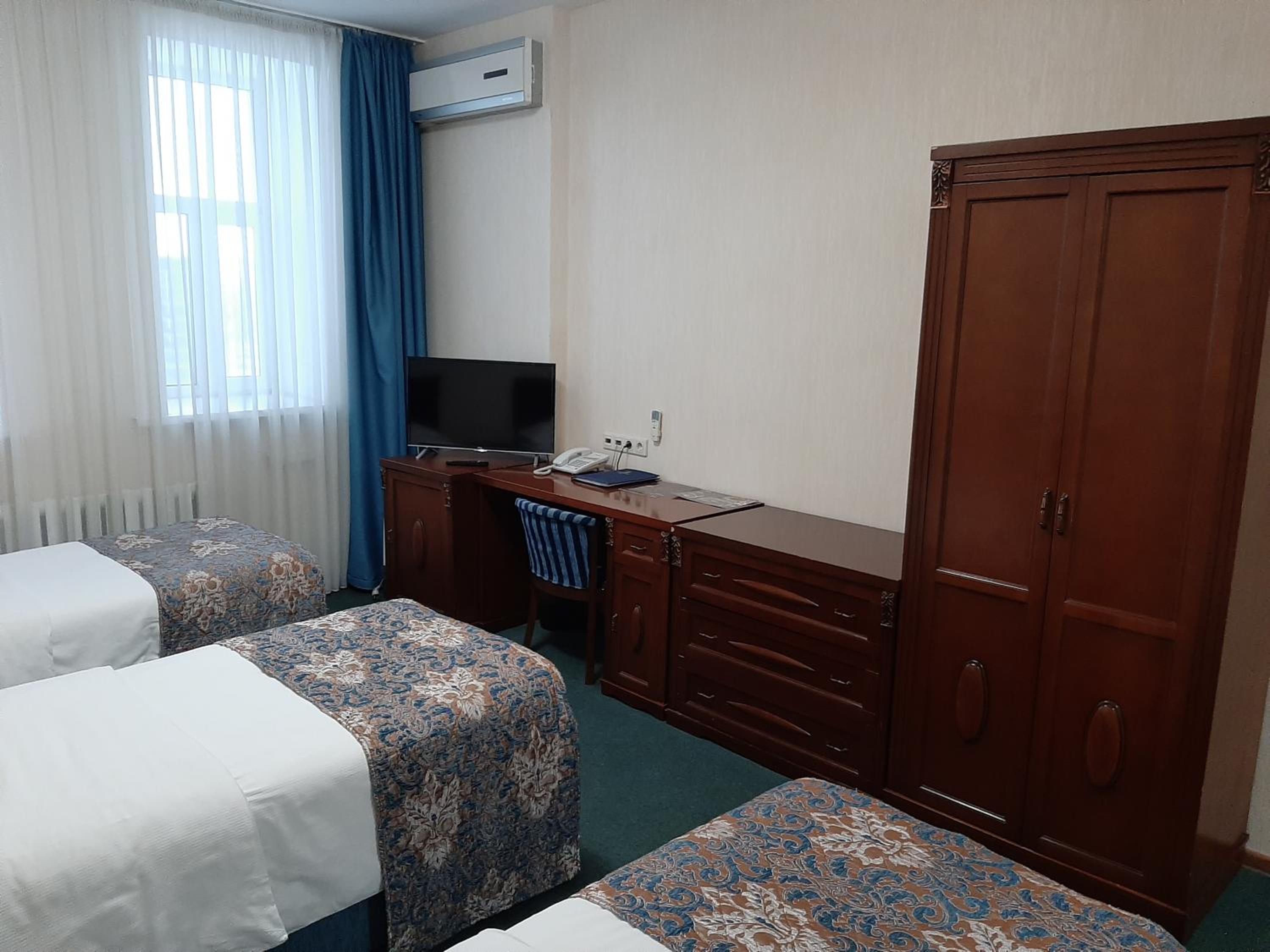 Classic Triple Room photo 2