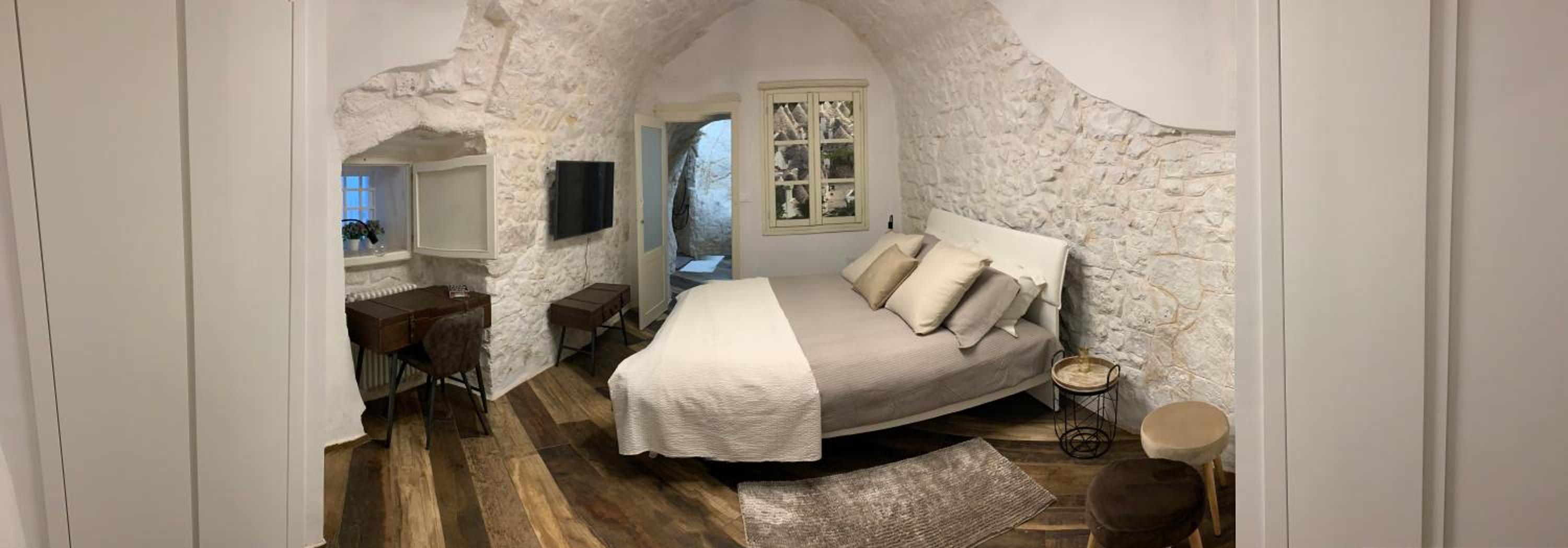 One-Bedroom House photo 1