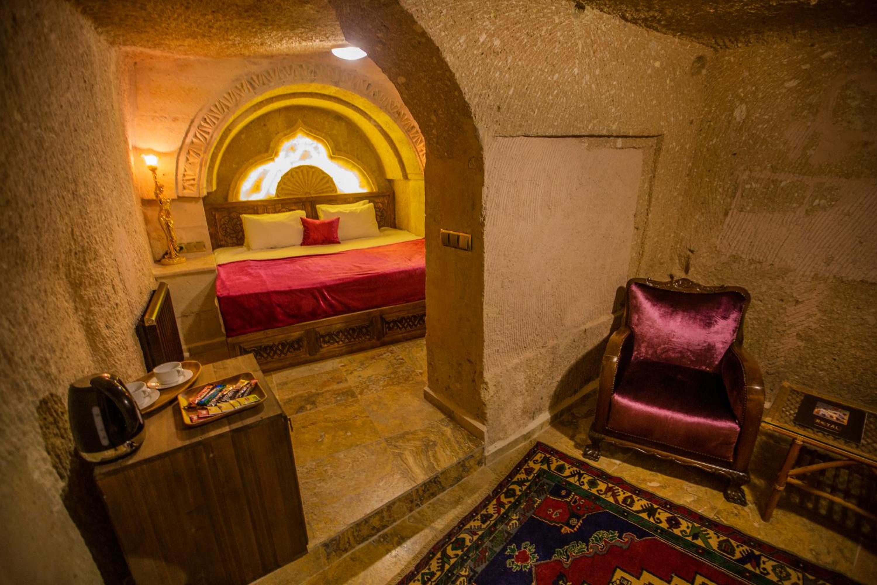 Suite - Photo 1