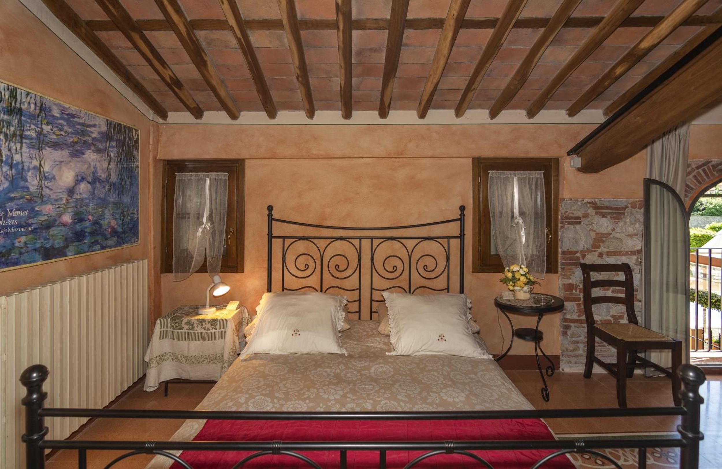 Two-Bedroom Apartment - Separate Building - Photo 8