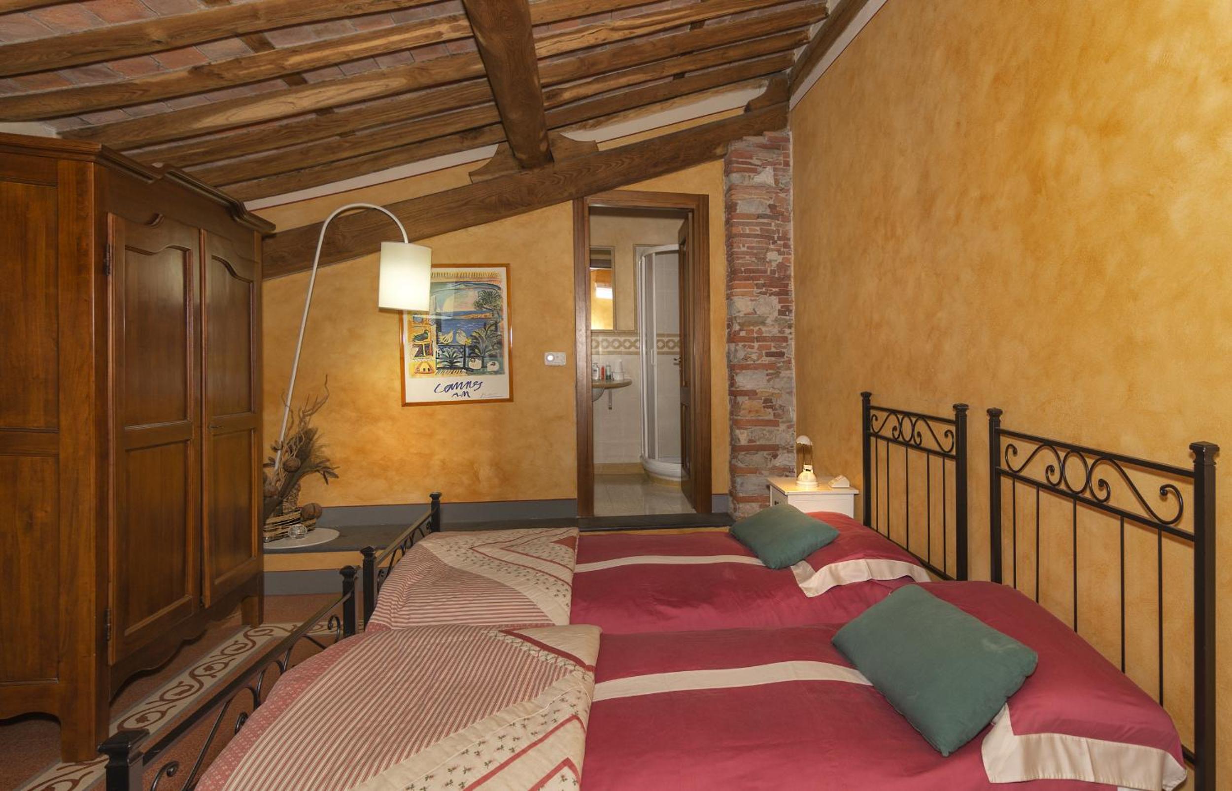 Two-Bedroom Apartment - Separate Building - Photo 2