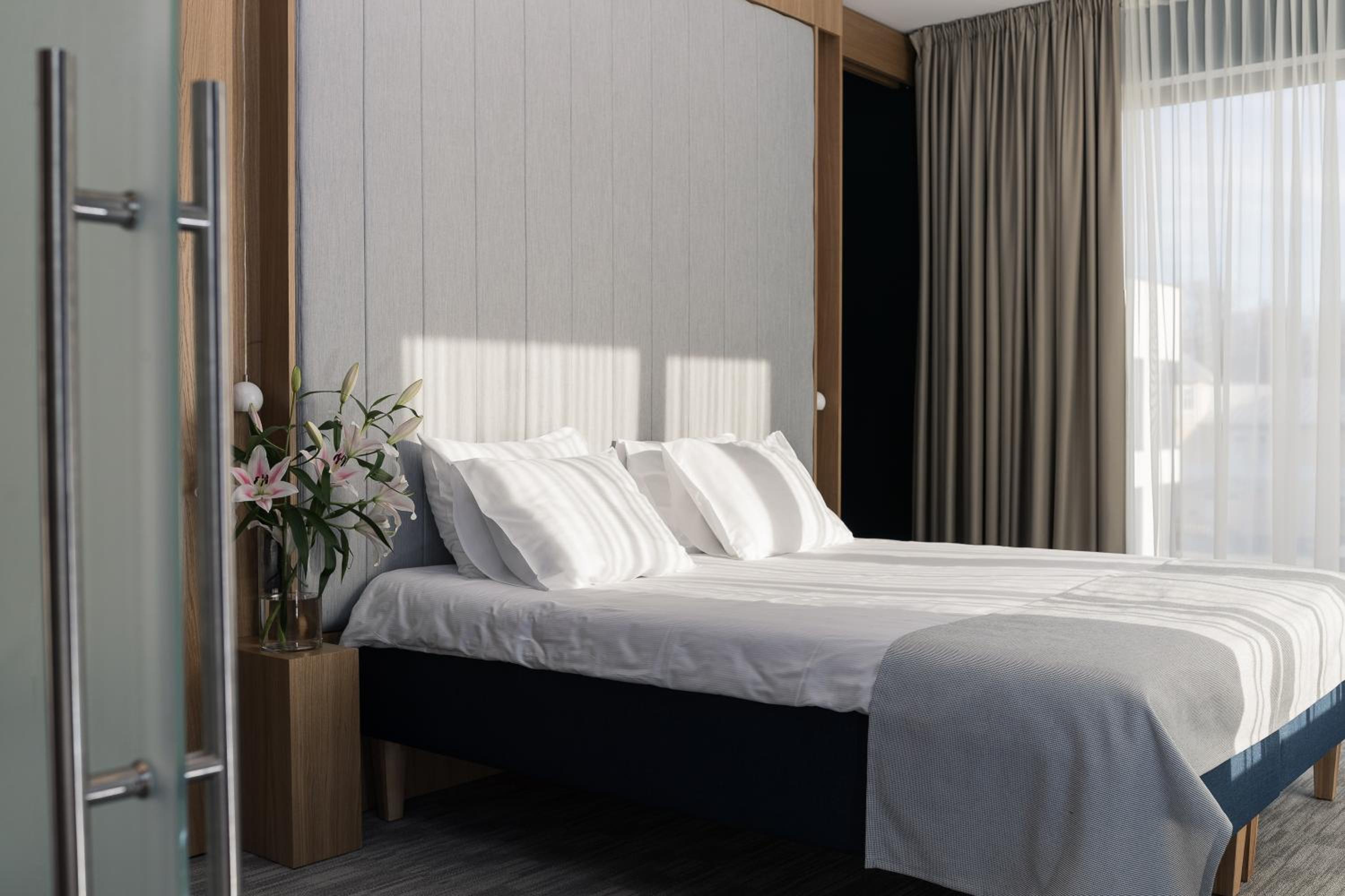 Deluxe Suite - Photo 2