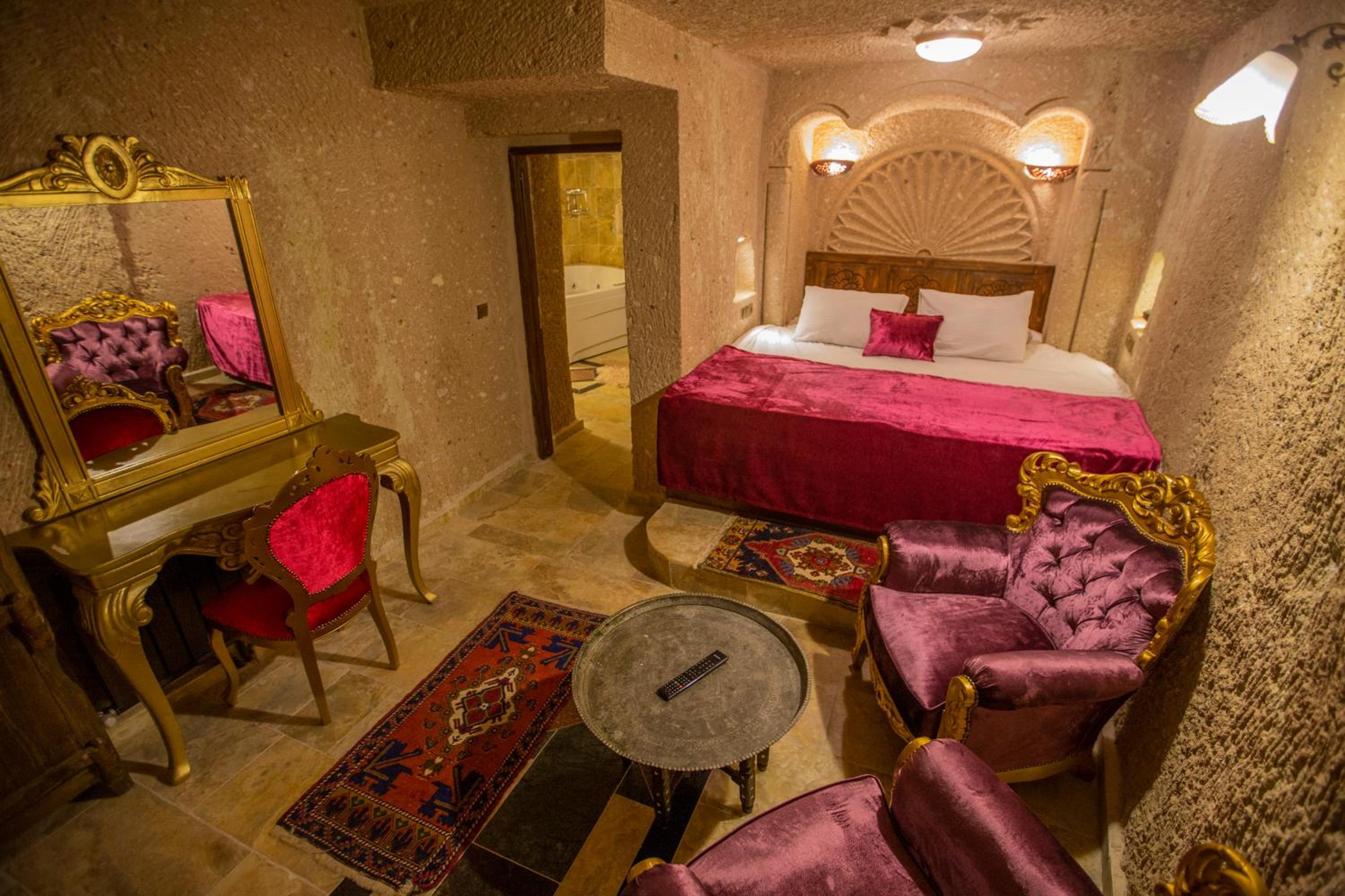 Deluxe Suite With Turkish Bath photo 2