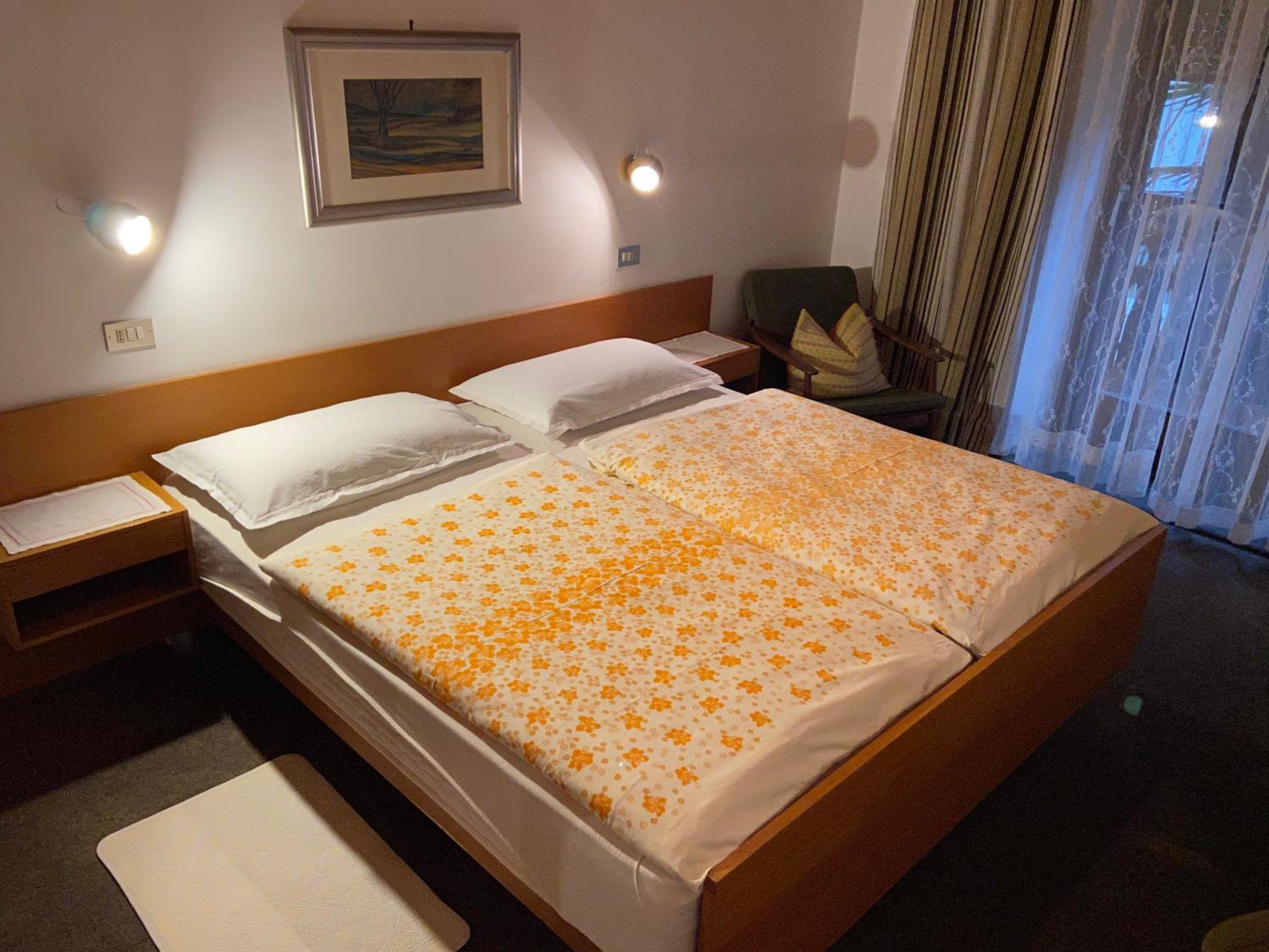 Double Room with Private Bathroom - Photo 4