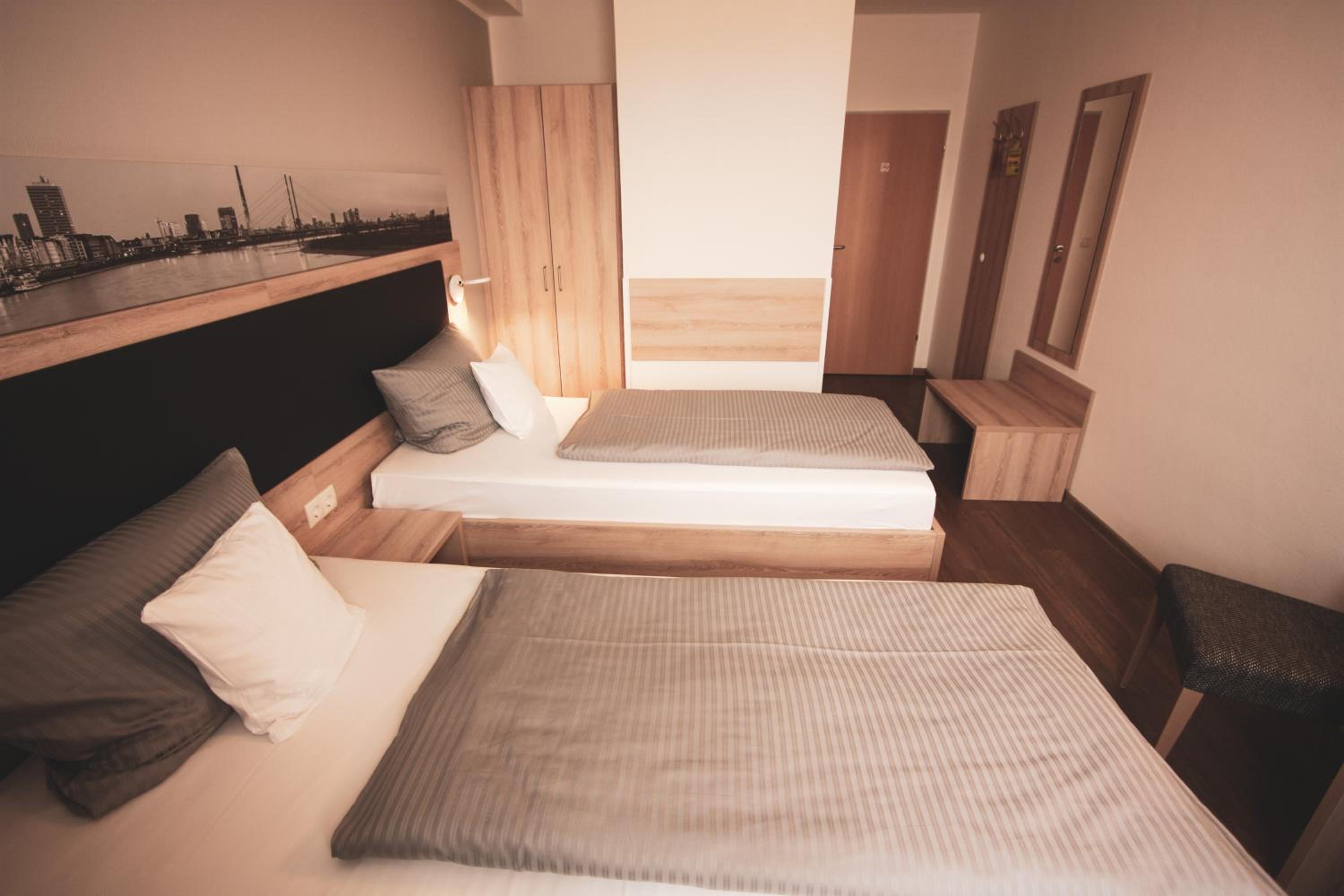 Twin Room - Photo 7