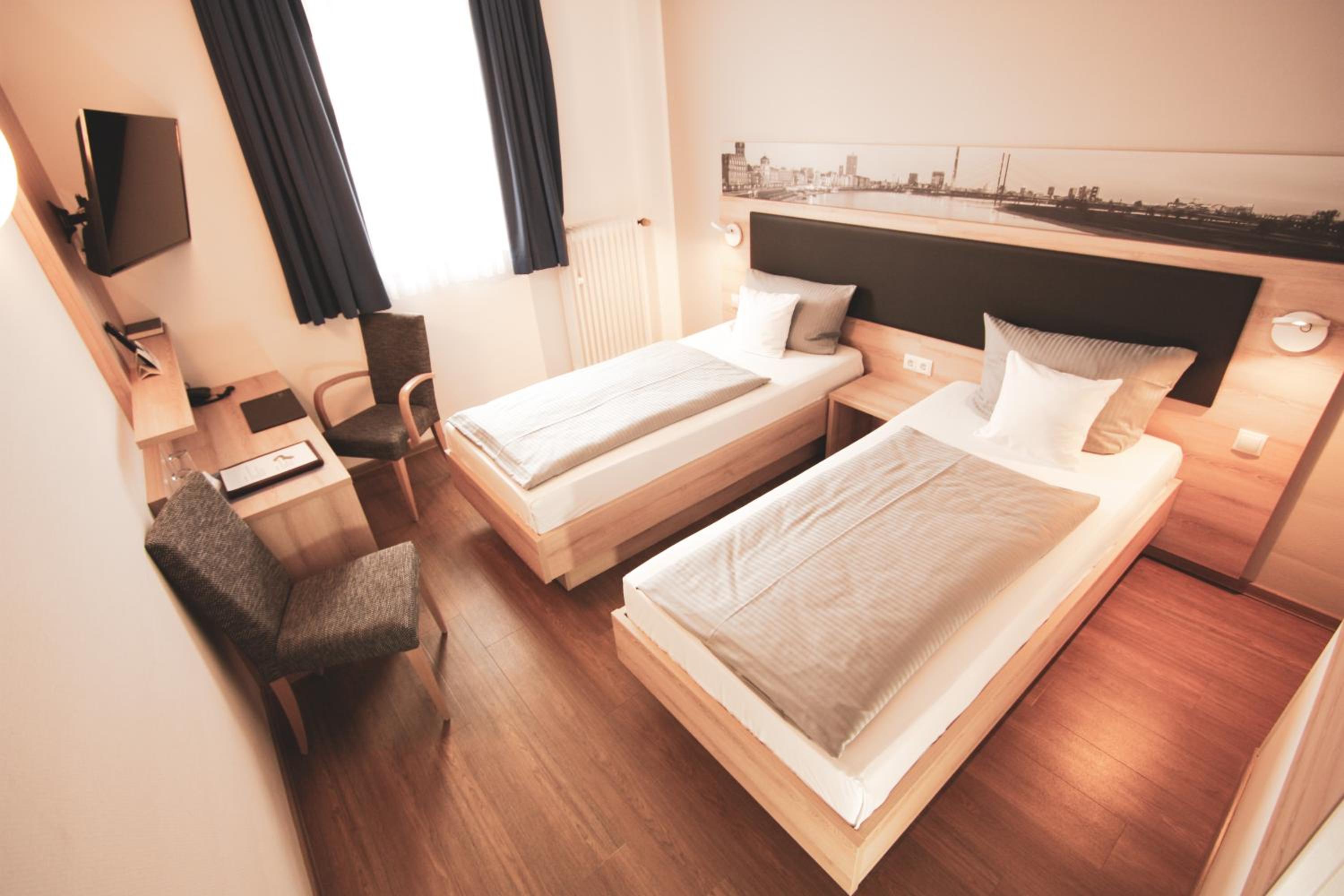 Twin Room - Photo 4