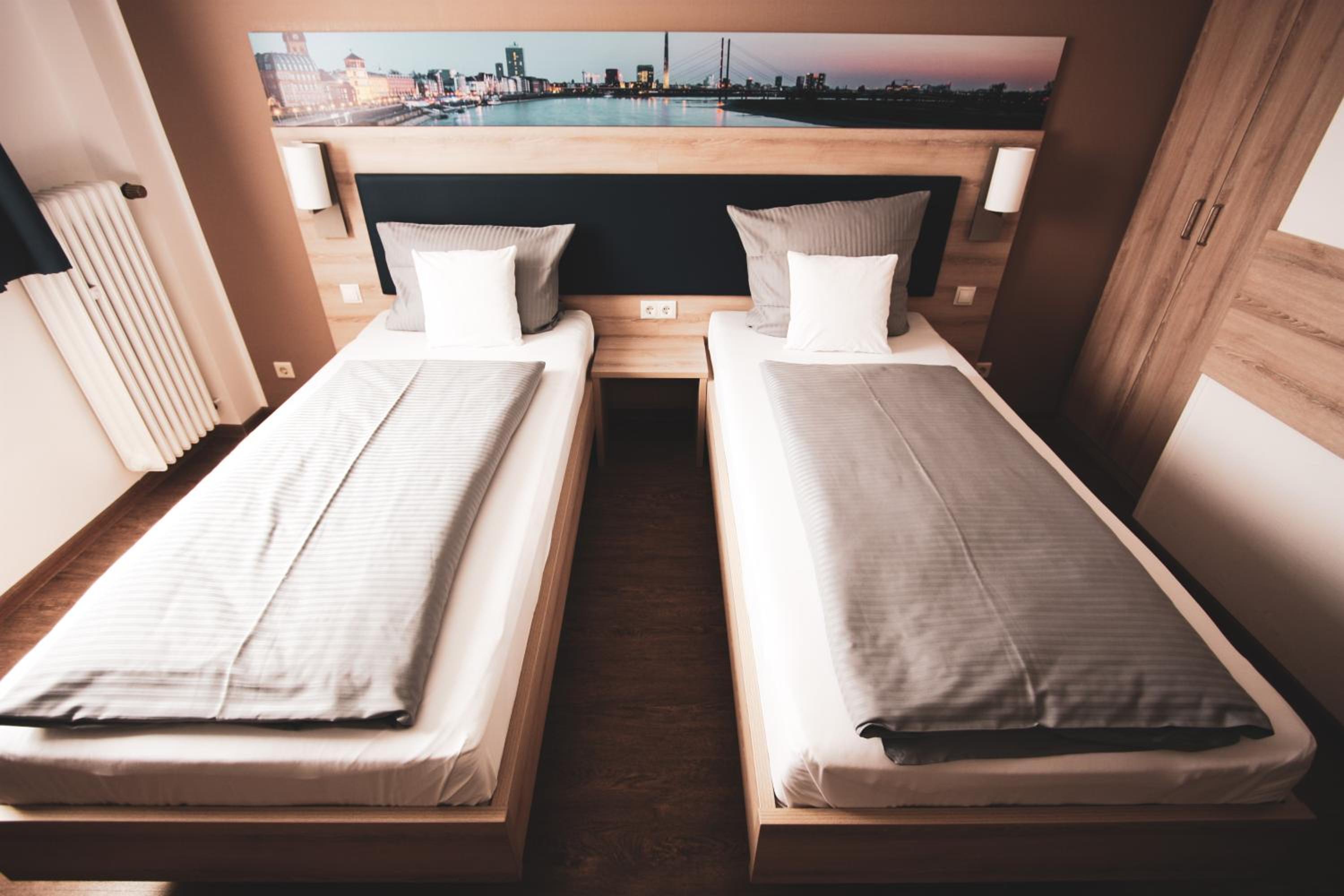 Twin Room - Photo 2