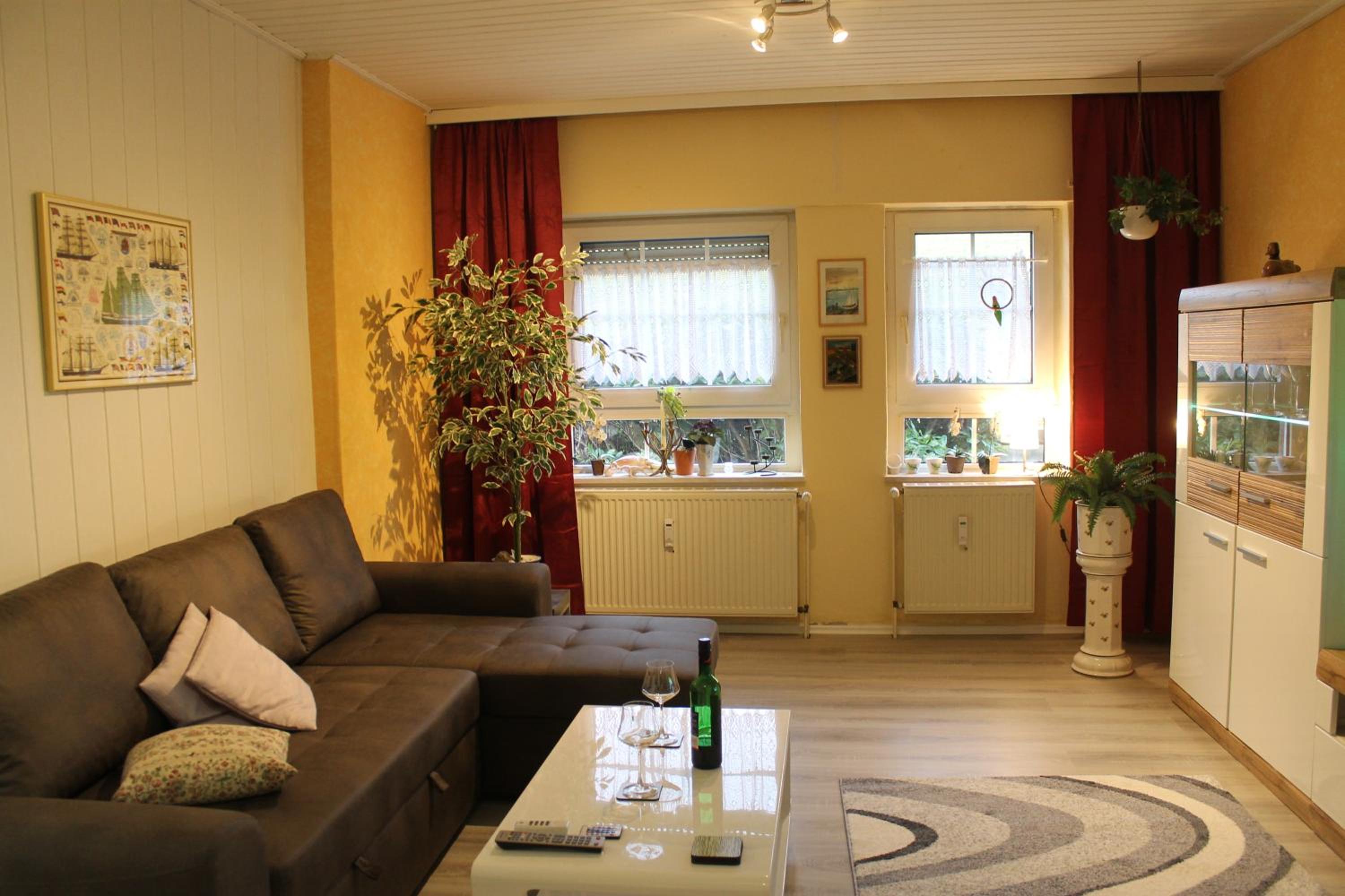 One-Bedroom Apartment photo 1