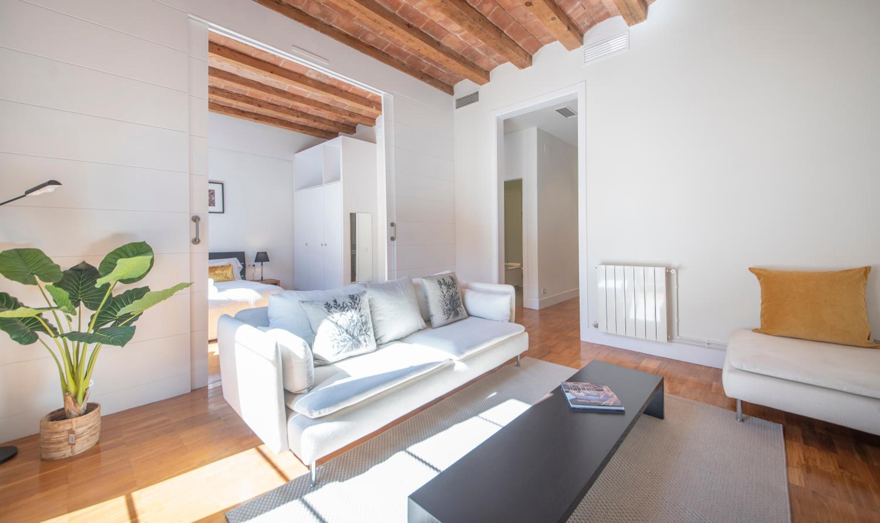 Apartment with Balcony- Carrer Pelai 5 photo 2