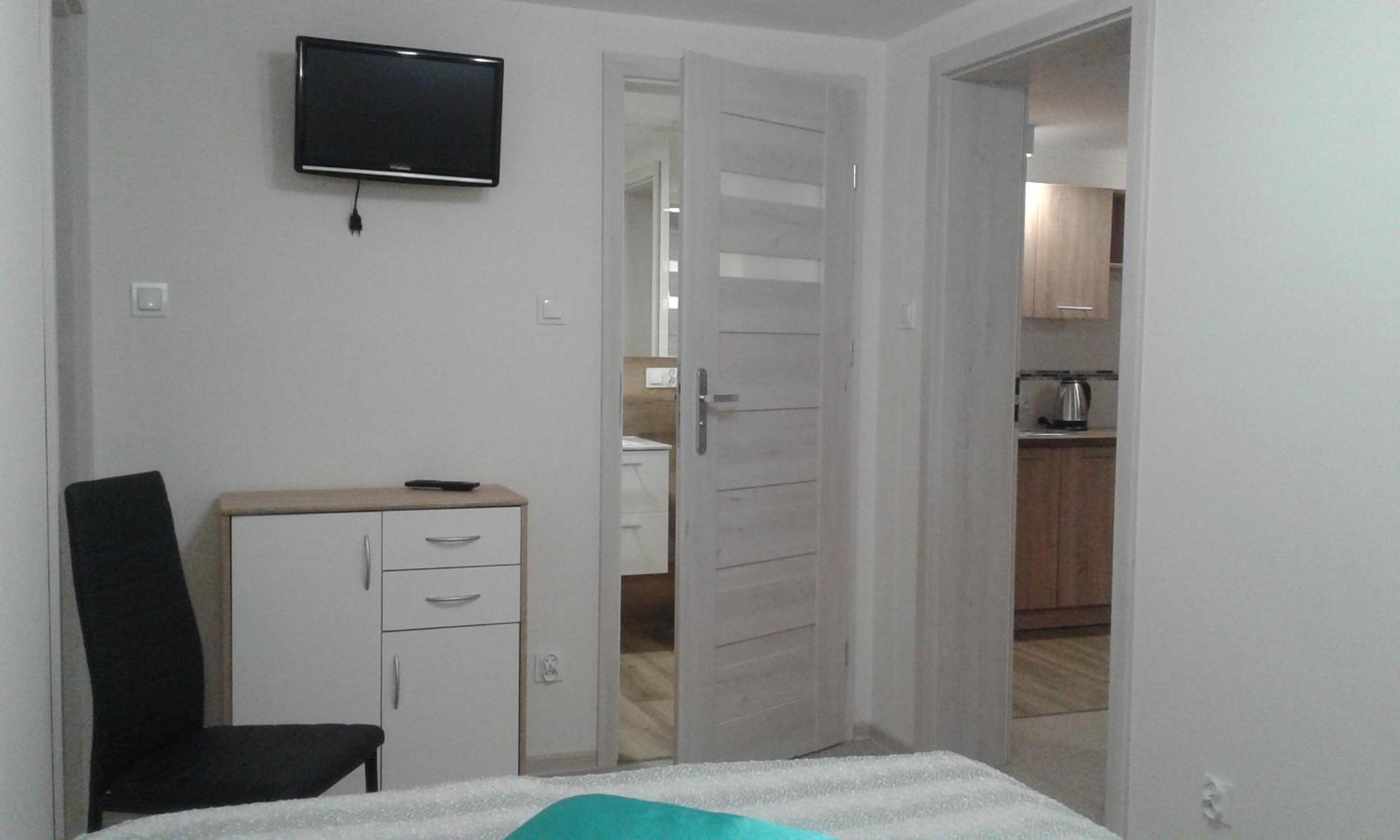 One-Bedroom Apartment with Terrace - Photo 12
