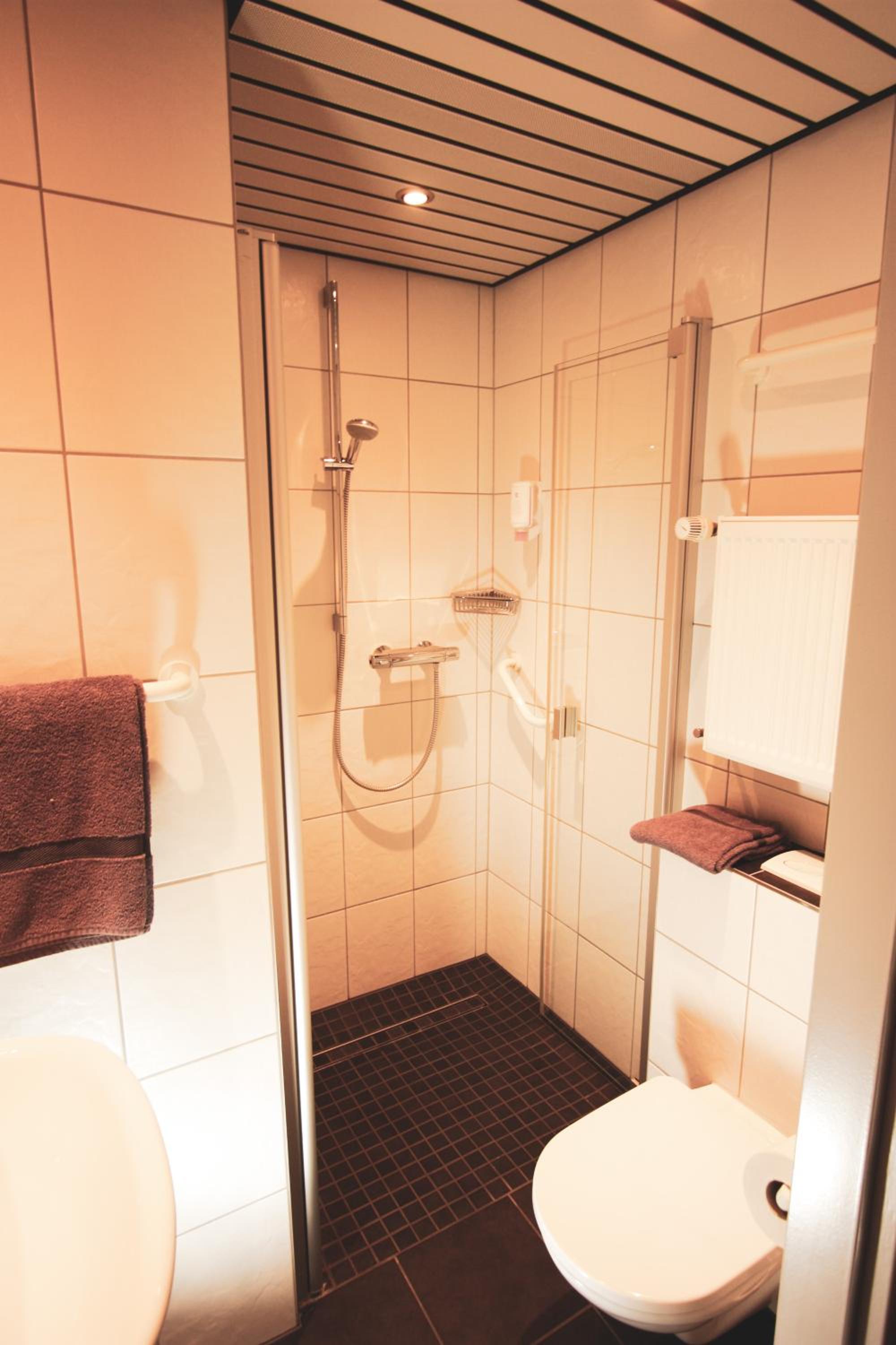 Twin Room - Photo 5