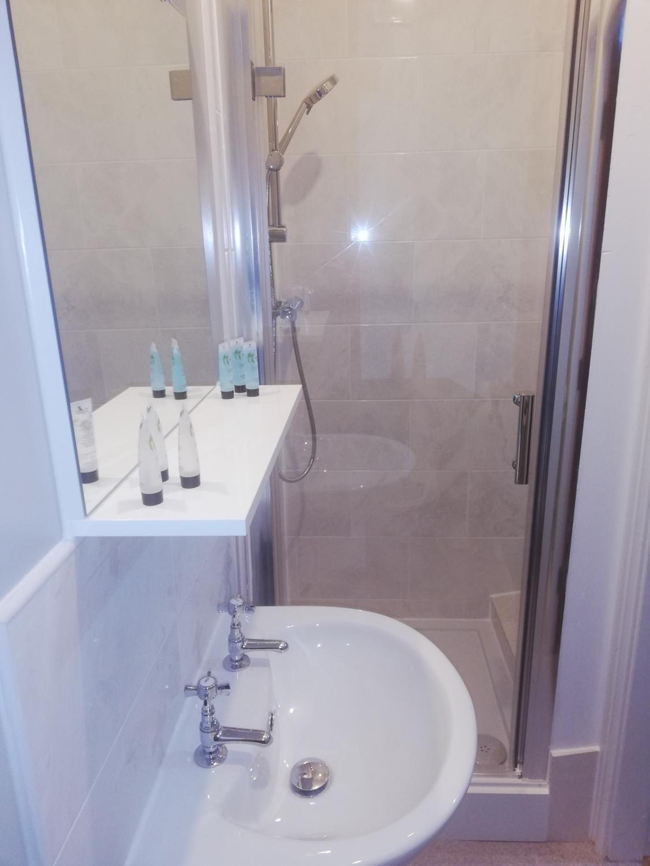 Single Room photo 3