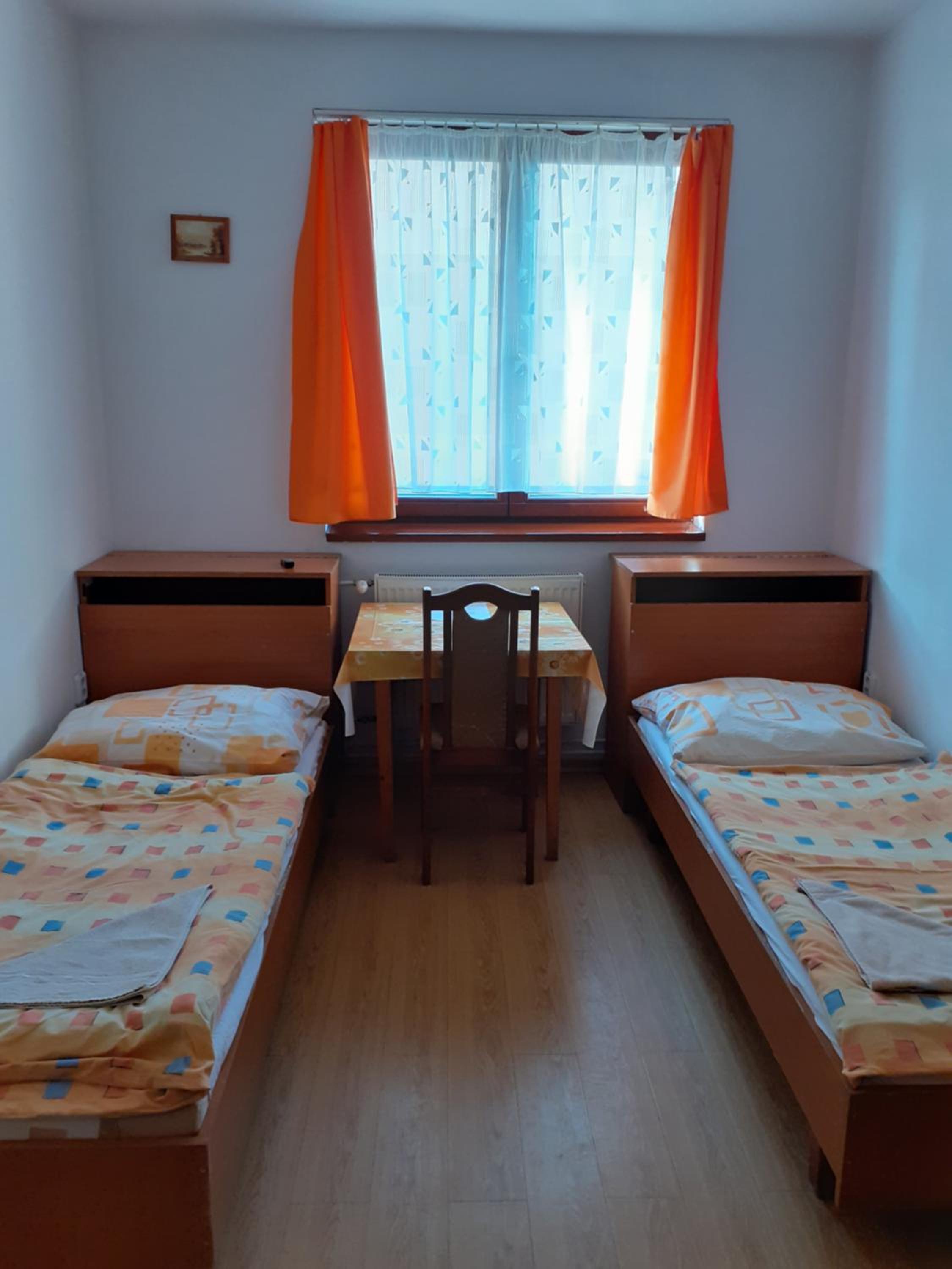 Standard Twin Room with Shared Bathroom photo 2